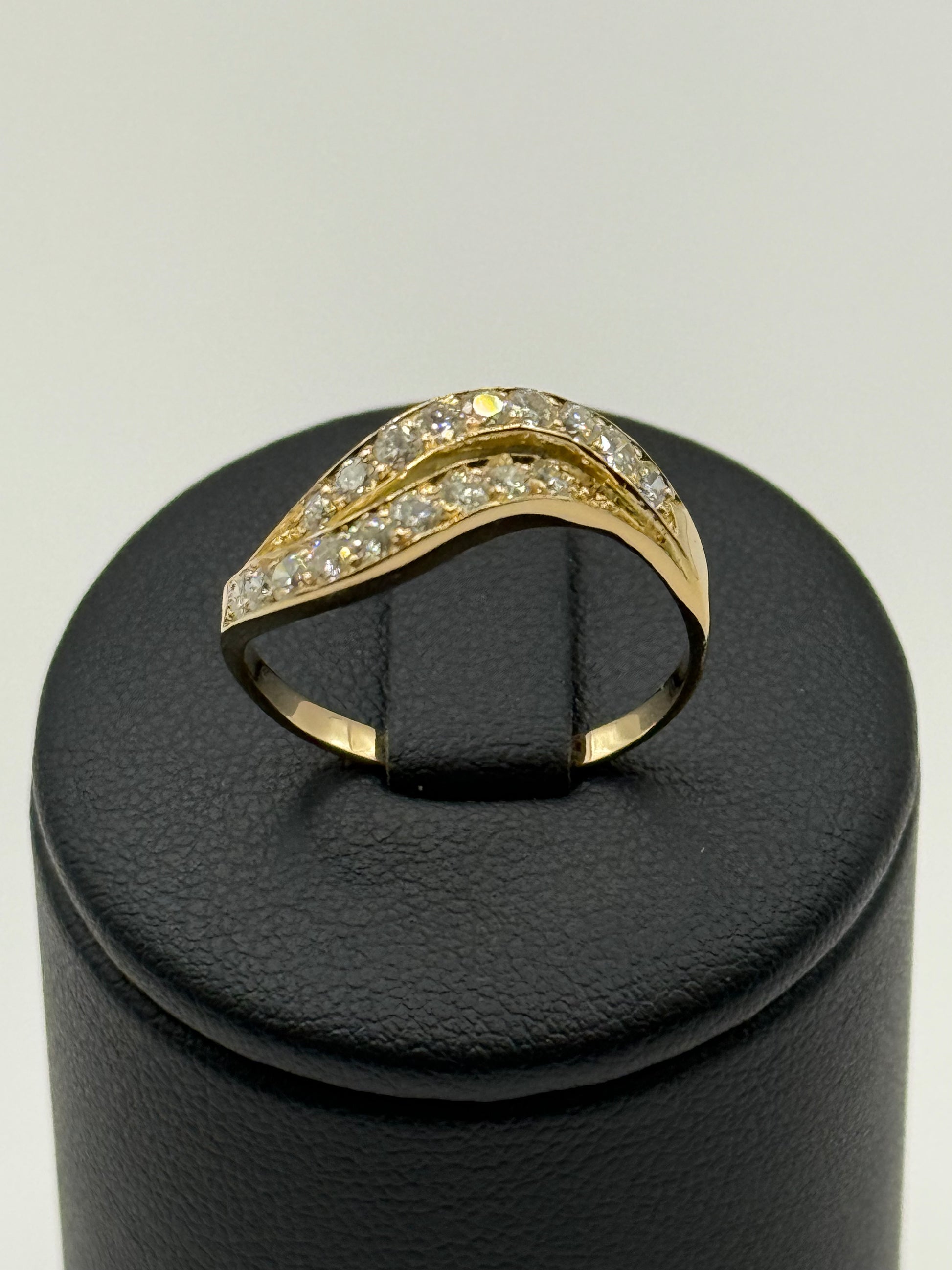 Bague en or jaune 18 carats et diamants taille 60 bijou de luxe