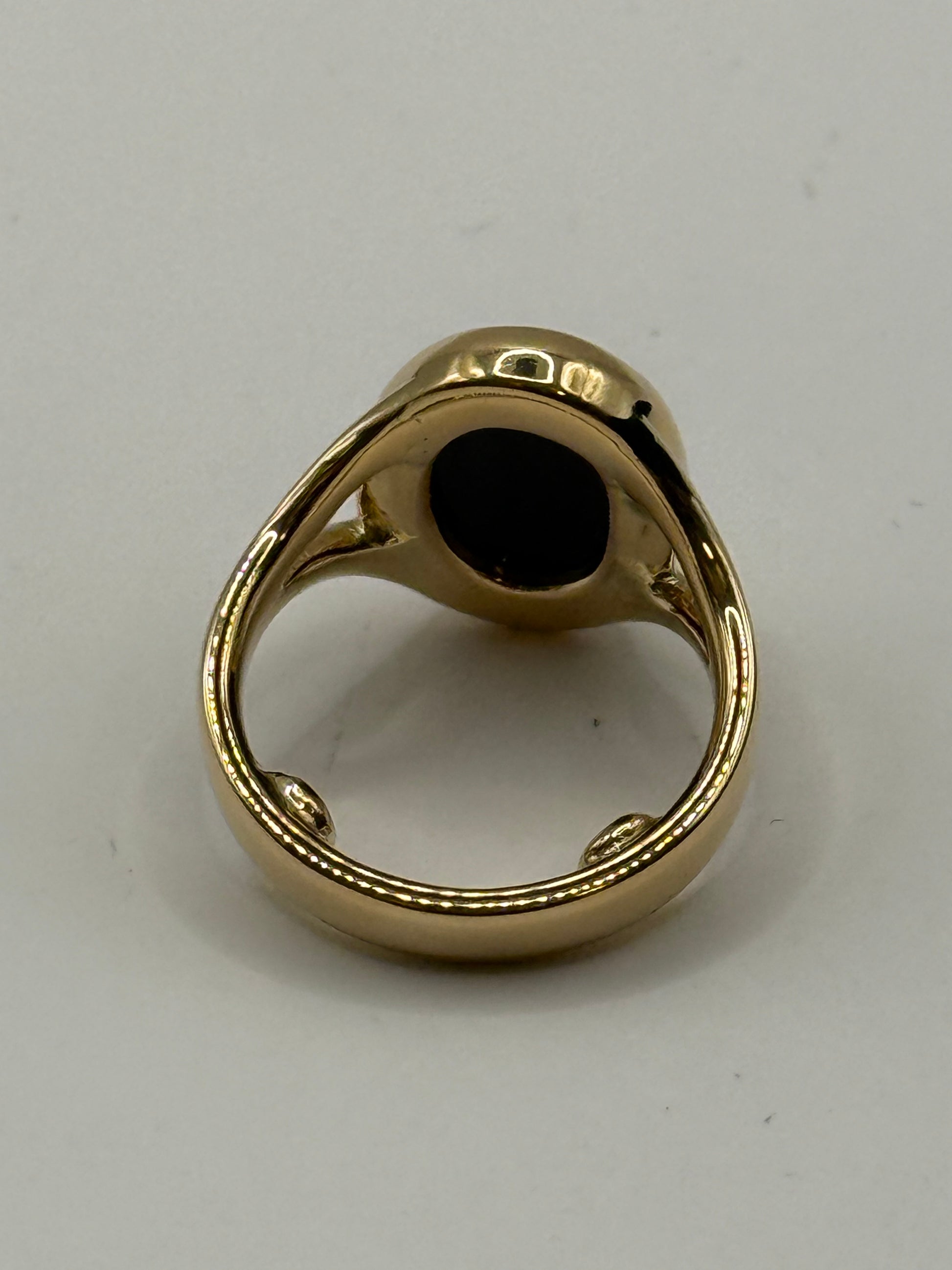 Bague en or jaune 18 carats et labradorite cabochon taille 49 bijou de luxe vue 4