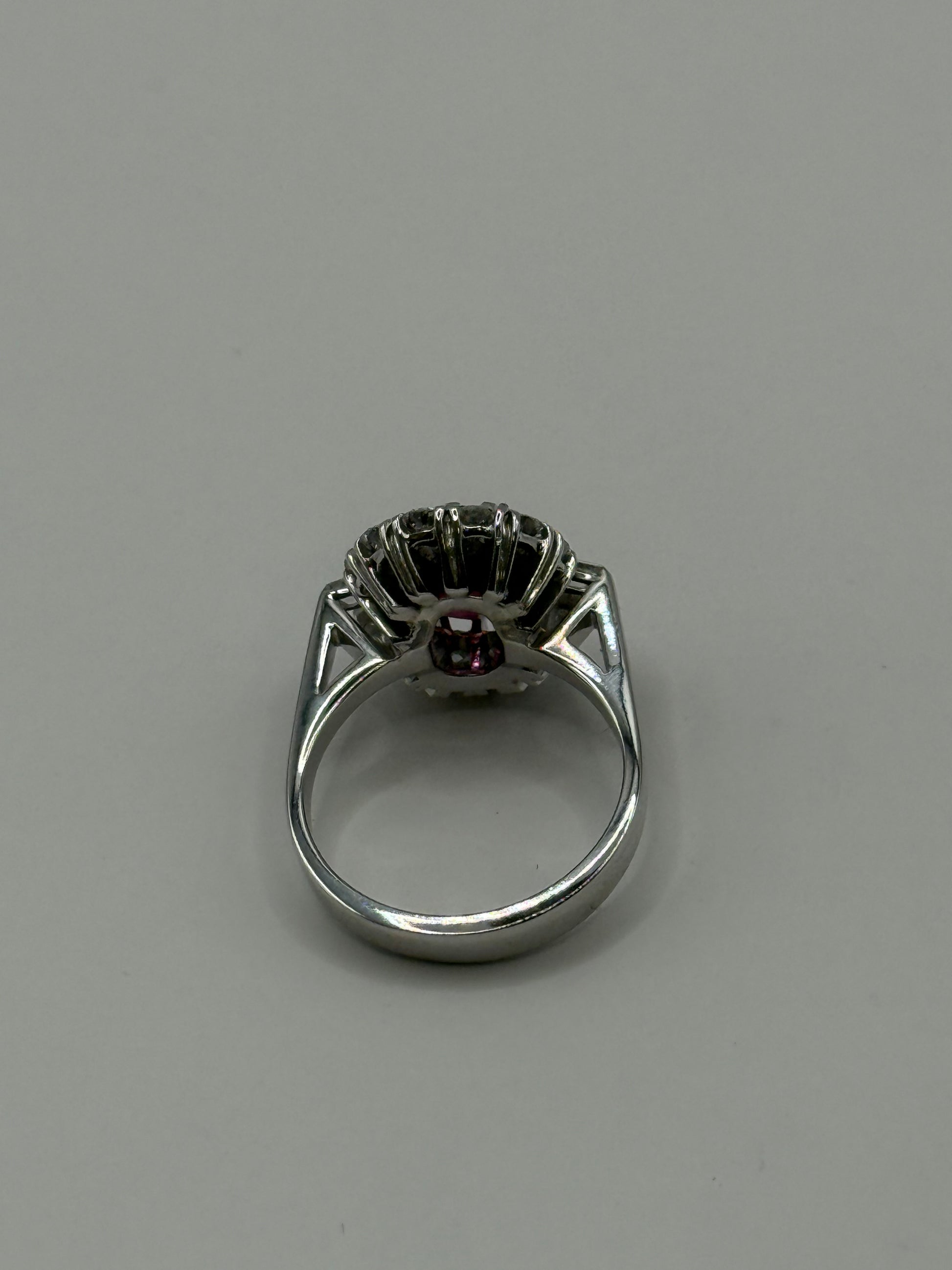 Bague Grenat et diamants 1,14 carats taille 57 or 18 carats bijou de luxe vue 4
