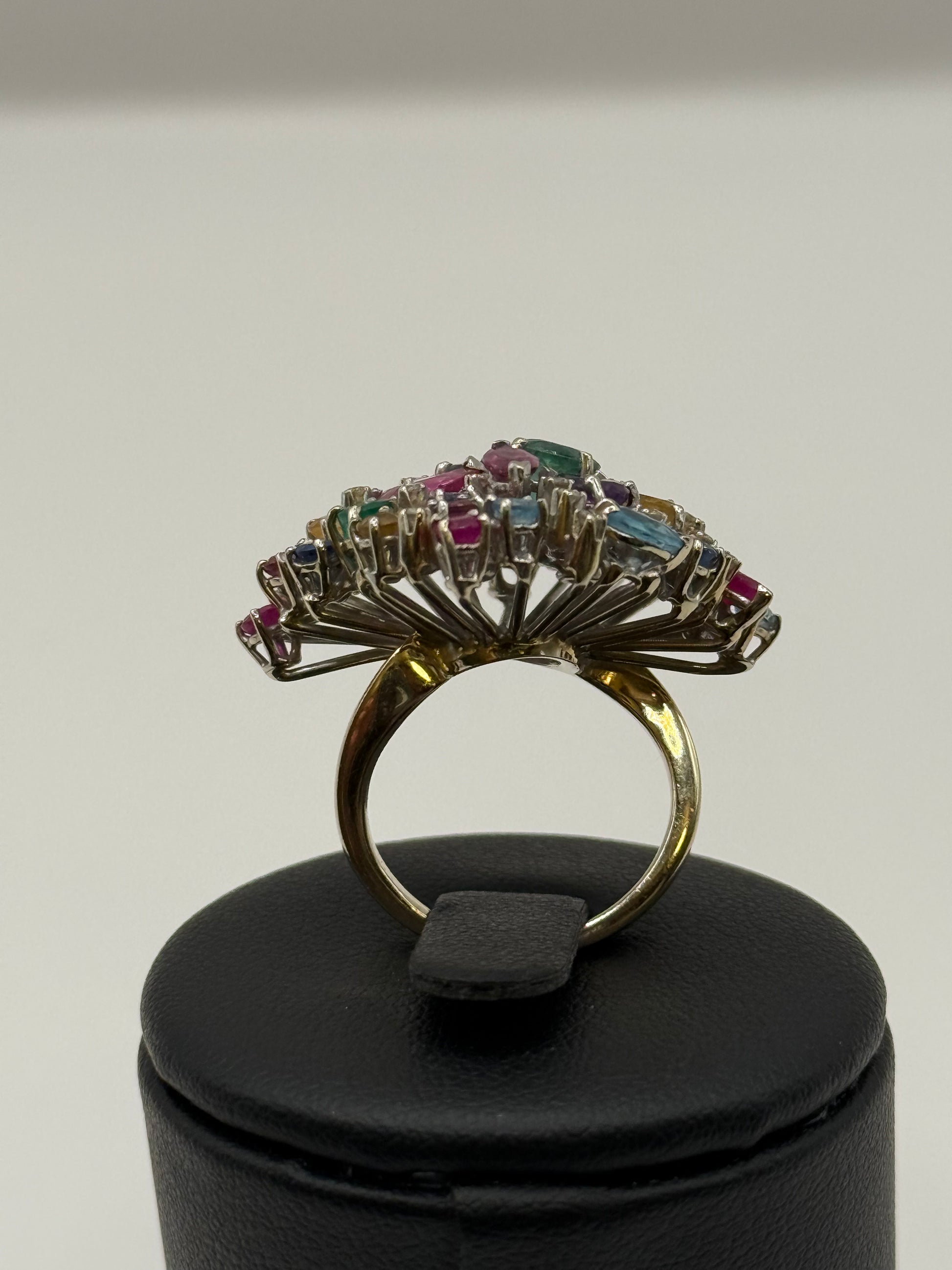 Bague Grenat, saphirs, emeraudes, diamants, améthystes, citrines, péridots taille 48 or 18 carats bijou de luxe vue 3