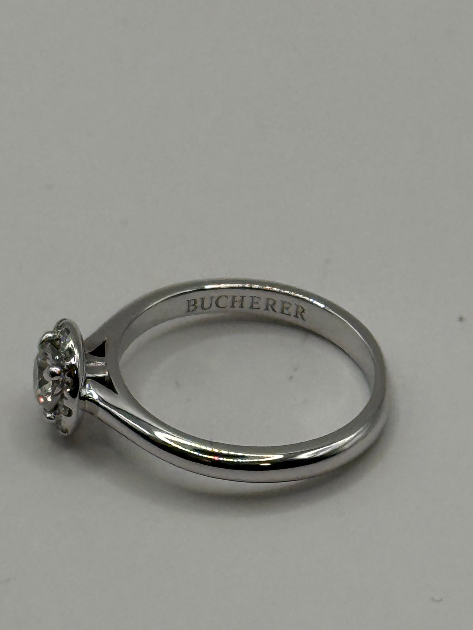 Bague halo diamants en or blanc 18 carats – Bucherer taille 50 bijou de luxe vue 4