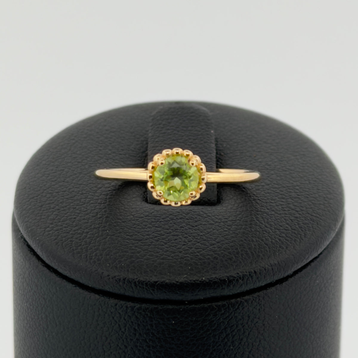 Bague péridot taille 54 or 18 carats bijou de luxe
