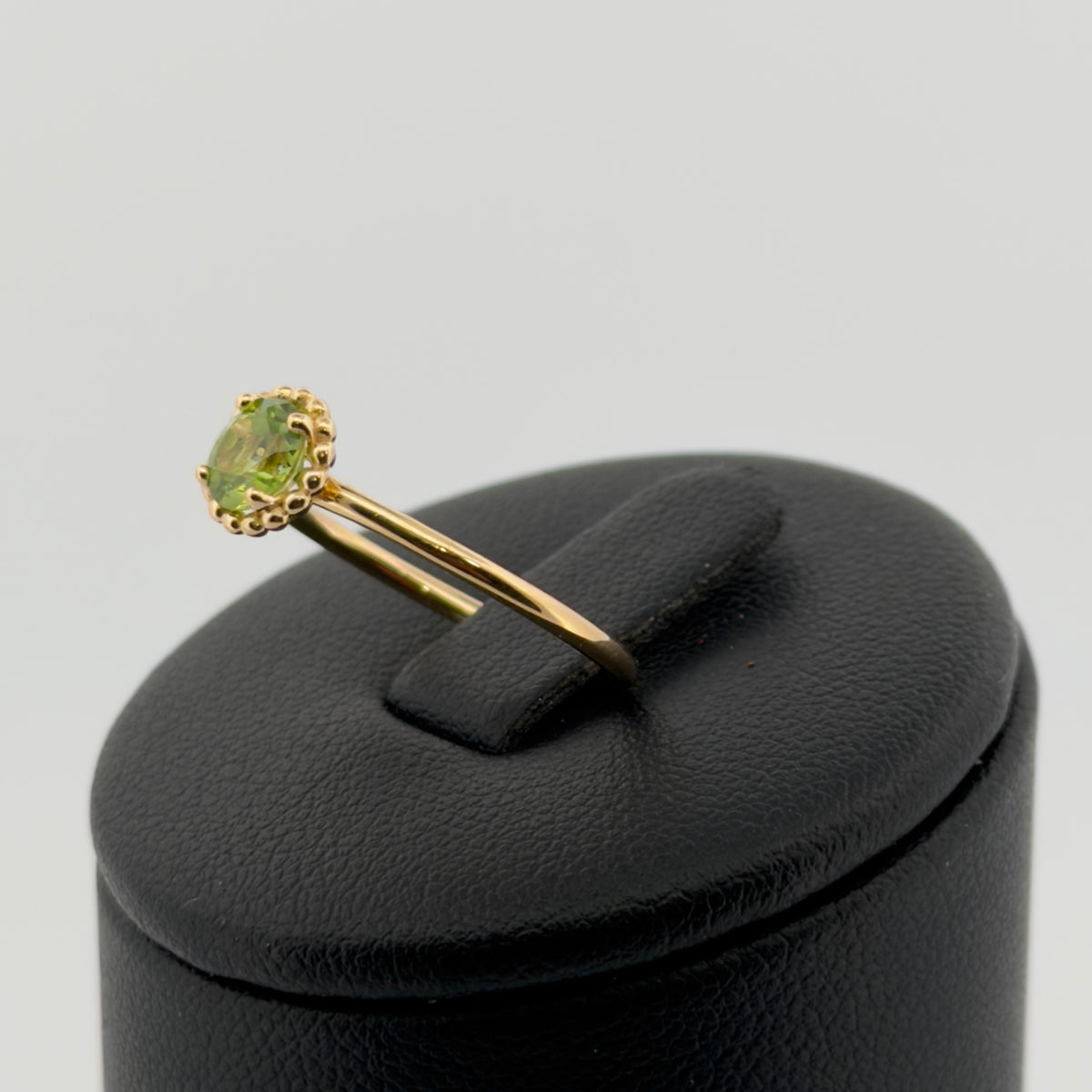 Bague péridot taille 54 or 18 carats bijou de luxe vue 2