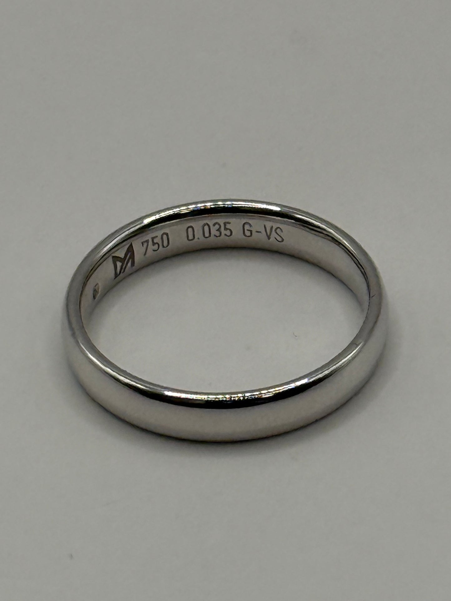 Bague sertie d'un diamant taille 52 or 18 carats bijou de luxe vue 3