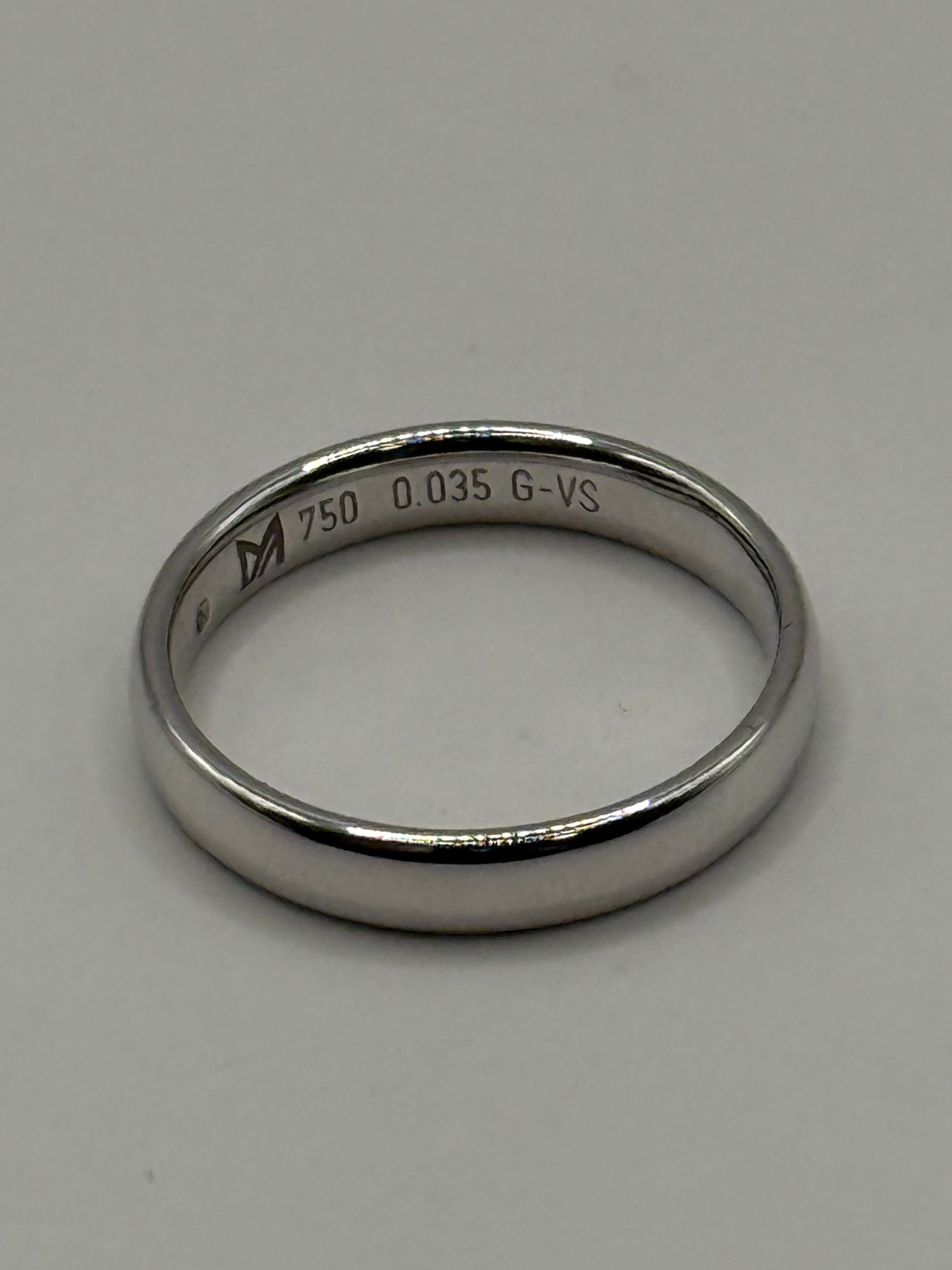 Bague sertie d'un diamant taille 52 or 18 carats bijou de luxe vue 3