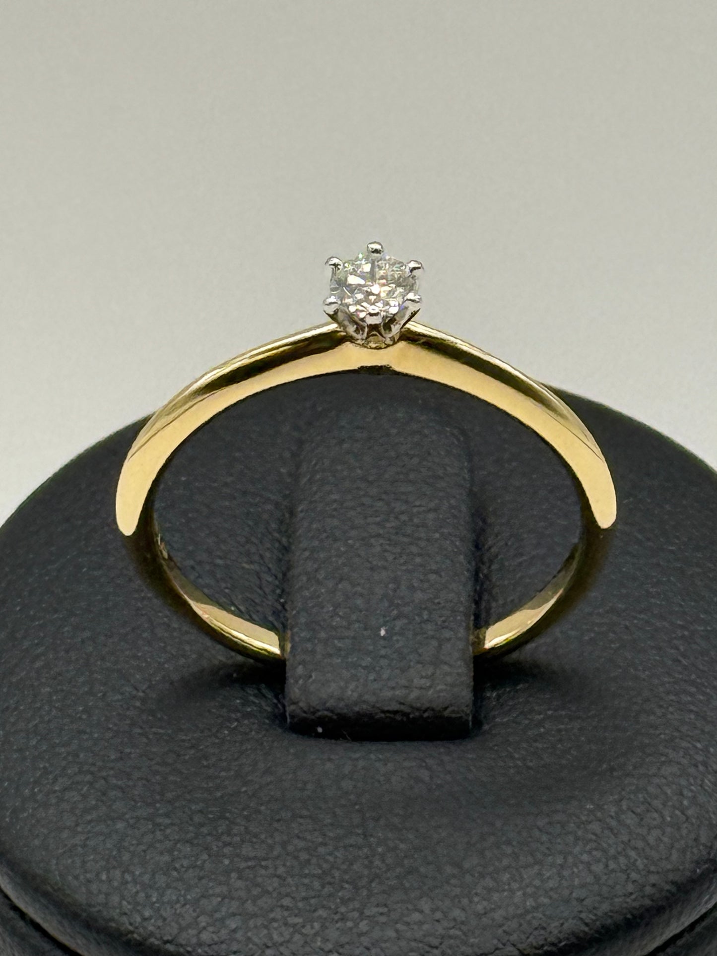 Bague solitaire Tiffany & Co. en or 18 carats et diamant  taille 58 bijou de luxe