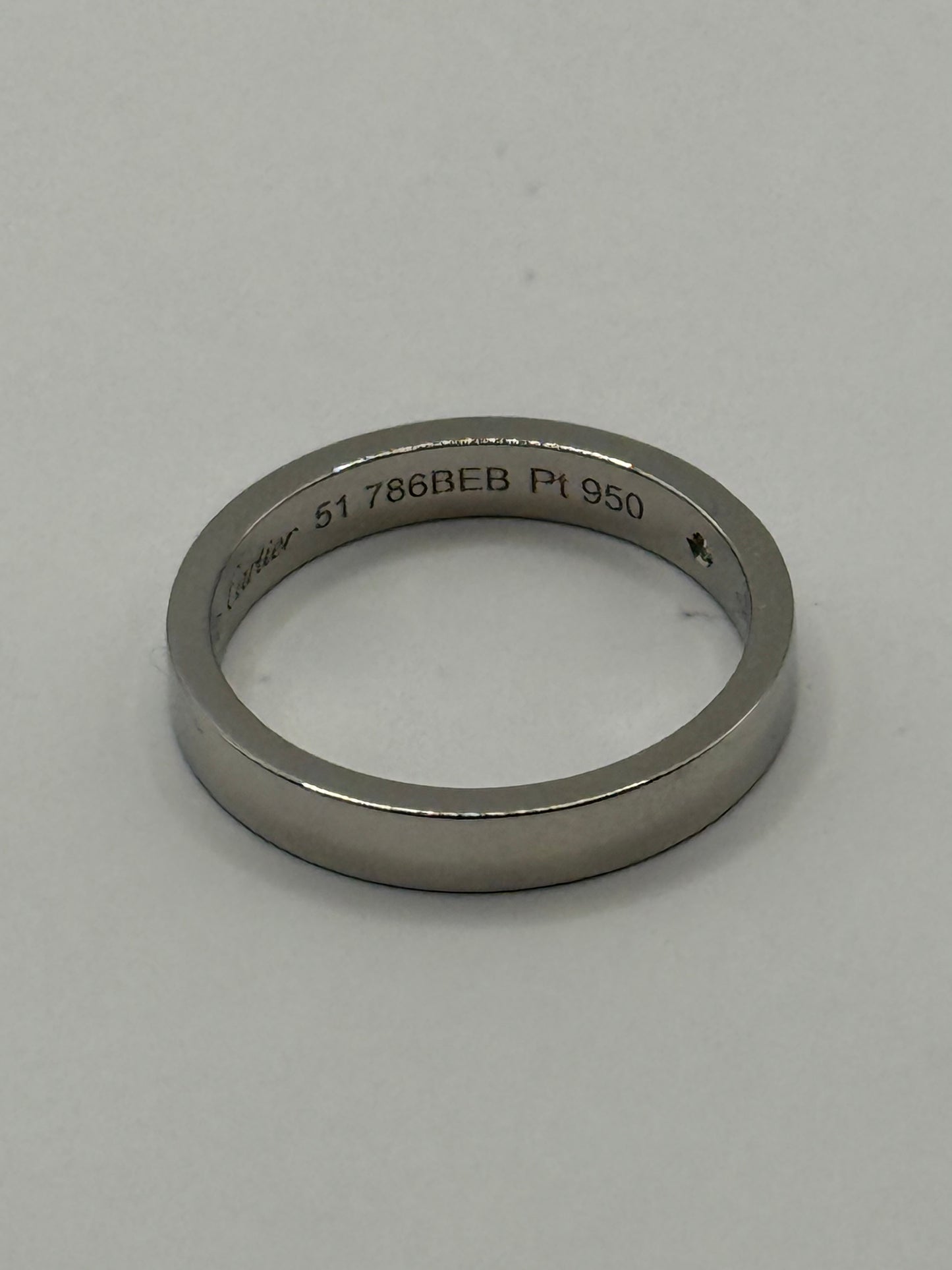Cartier en platine 950 avec diamant serti clos taille 51 or 18 carats bijou de luxe vue 3