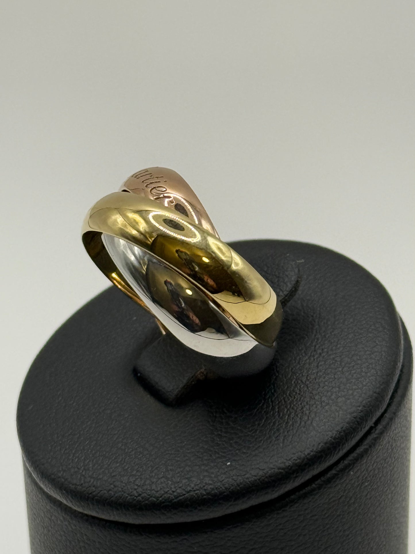 Cartier Trinity Grand Modèle taille 56 or 18 carats bijou de luxe vue 2