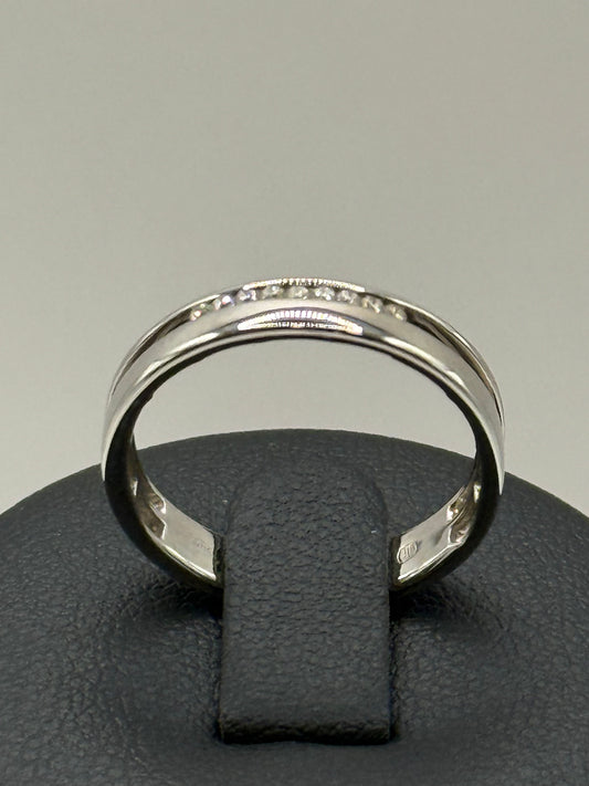 Bague en or blanc sertie de diamants taille 54 bijou de luxe