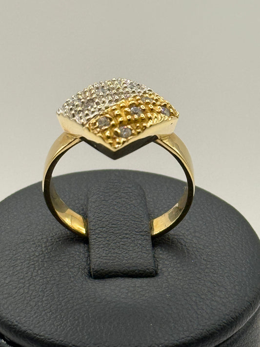 Bague en or jaune et blanc sertie de diamants taille 56 bijou de luxe