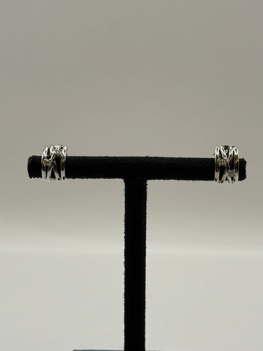Boucles d'oreilles en or blanc ajouré et diamants bijou de luxe