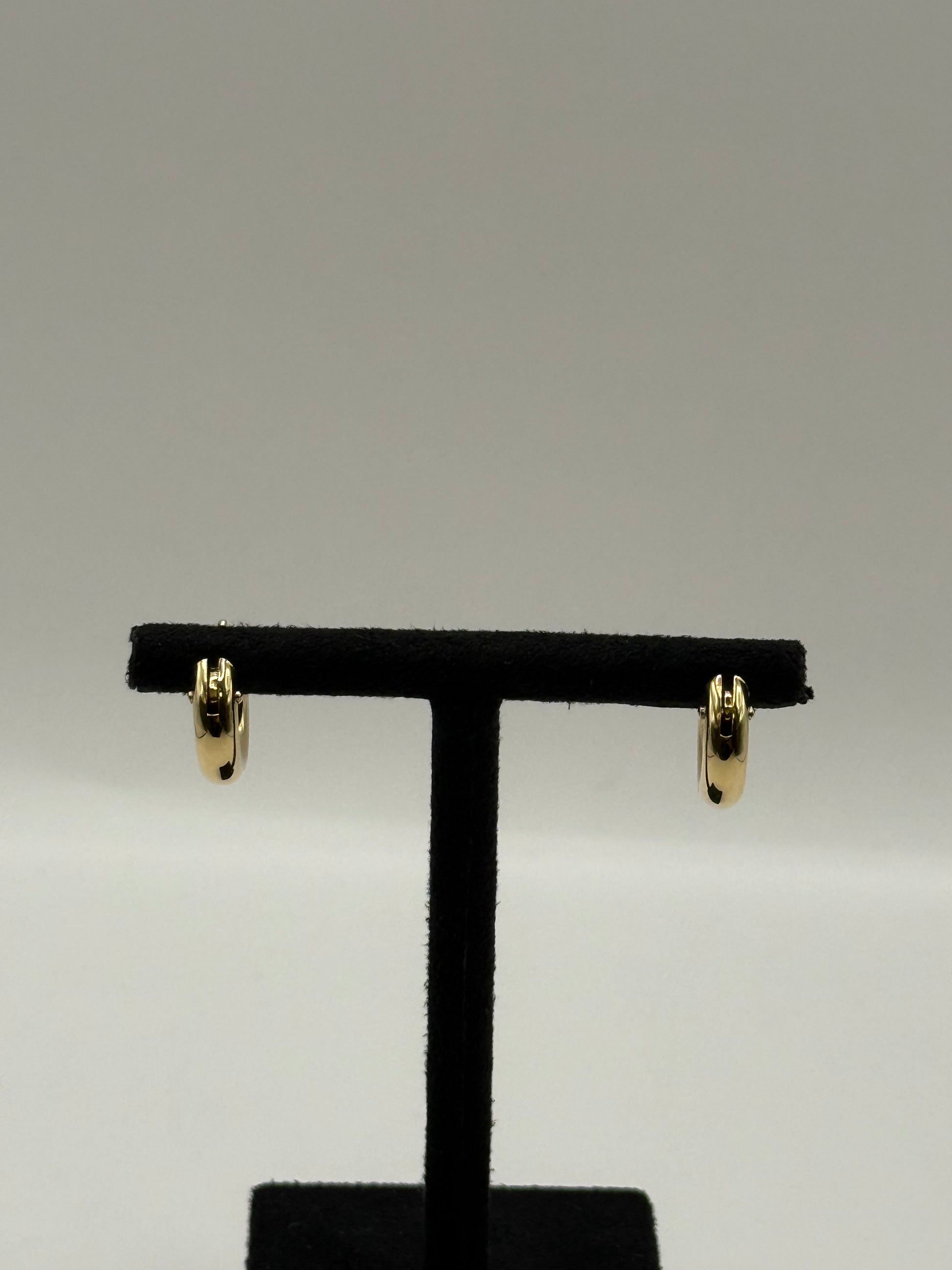 Boucles d’oreilles créoles en or jaune 18 carats bijou de luxe