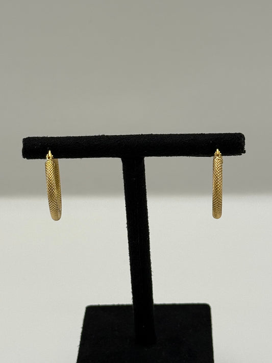 Boucles d’oreilles créoles texturées  bijou de luxe