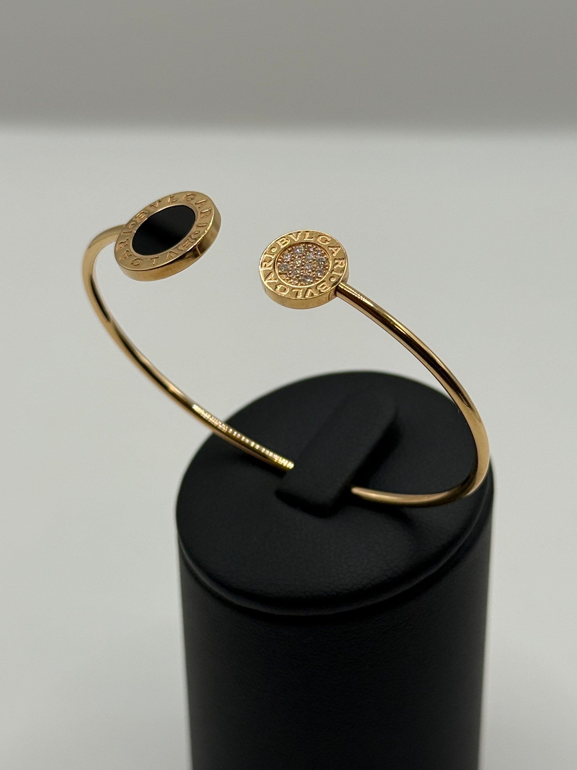 Bracelet Bvlgari Bvlgari Diamant taille 16 or 18 carats bijou de luxe vue 2