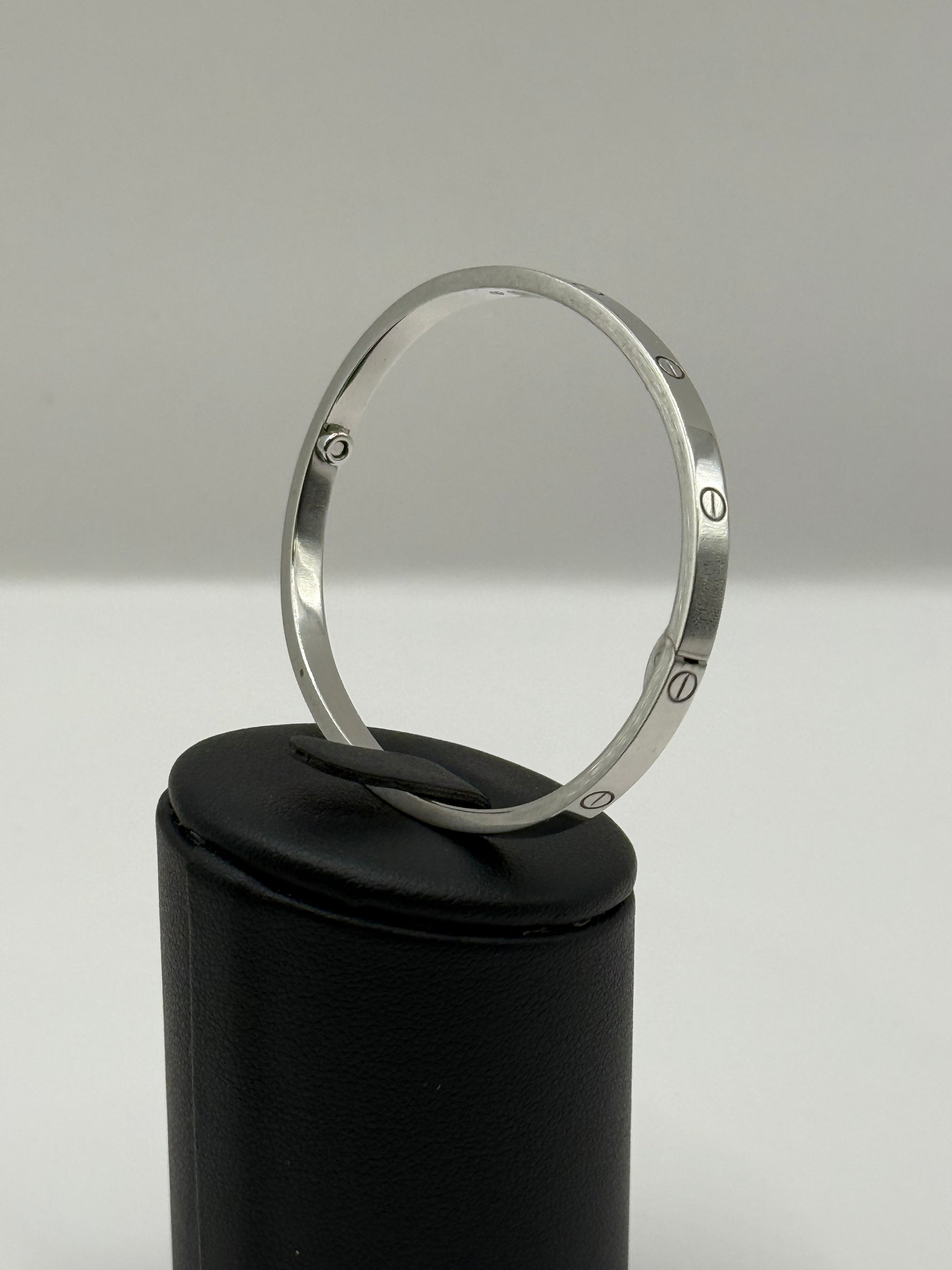 bracelet Cartier LOVE, Petit modèle taille 16 or 18 carats bijou de luxe vue 3