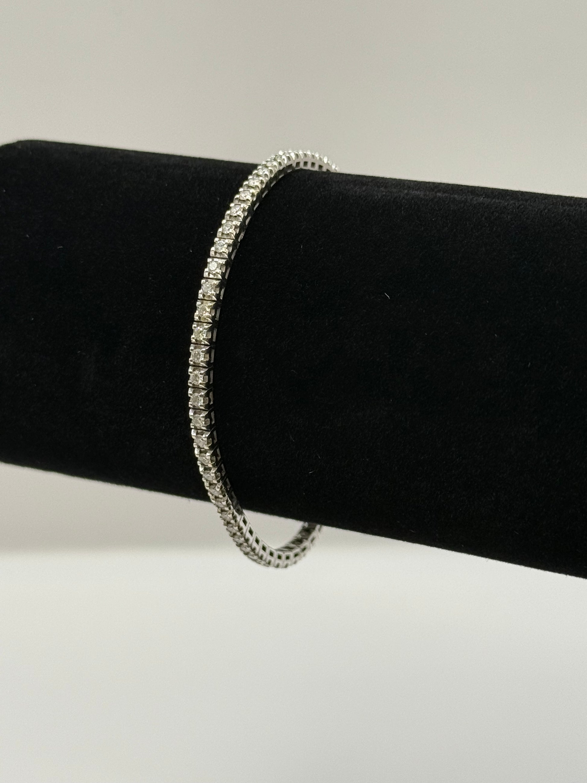 Bracelet tennis 0,60 carat 17,5 cm Diamant taille 17,5 or 18 carats bijou de luxe vue 4
