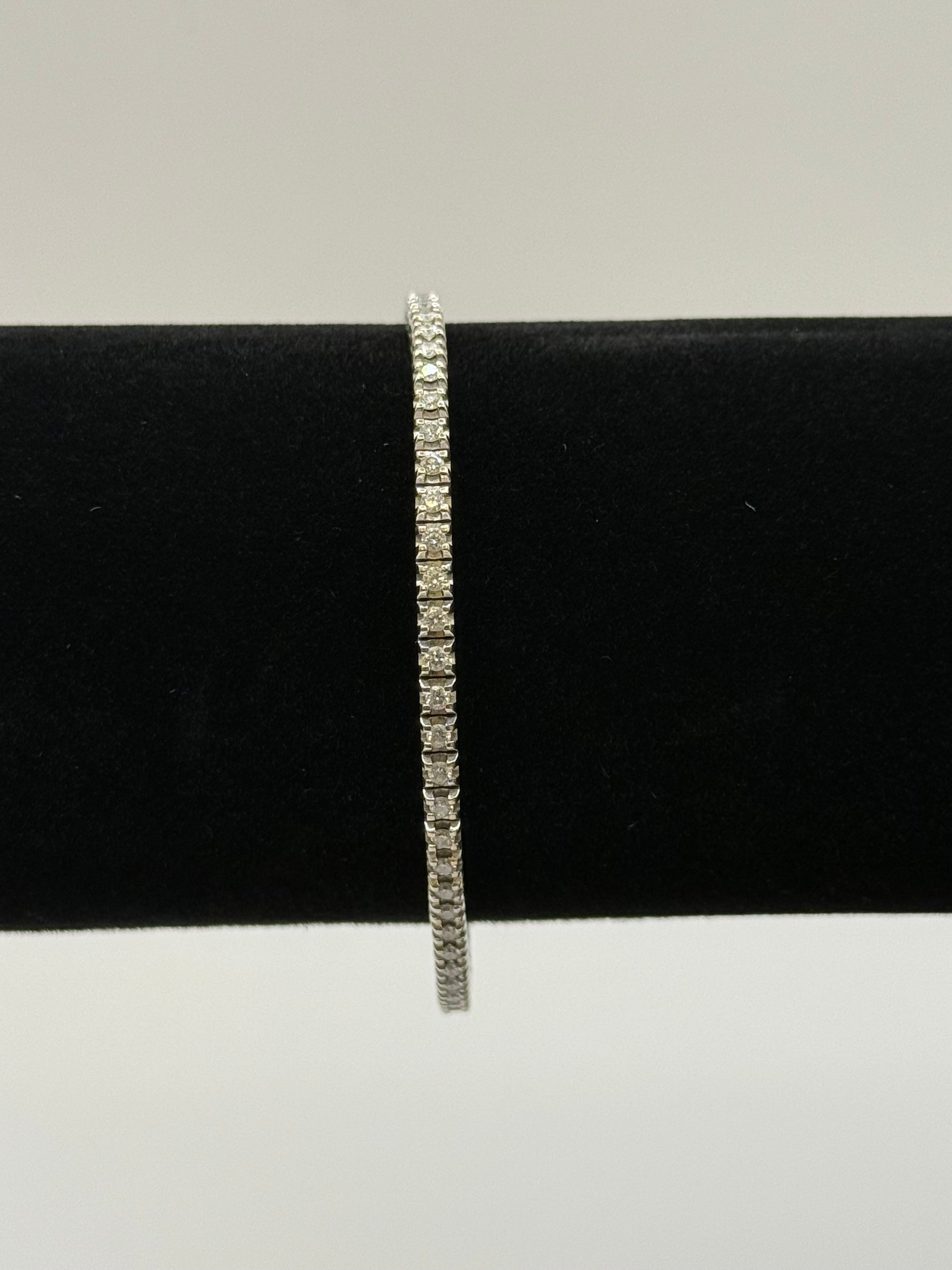 Bracelet tennis 0,60 carat 17,5 cm Diamant taille 17,5 or 18 carats bijou de luxe vue 5