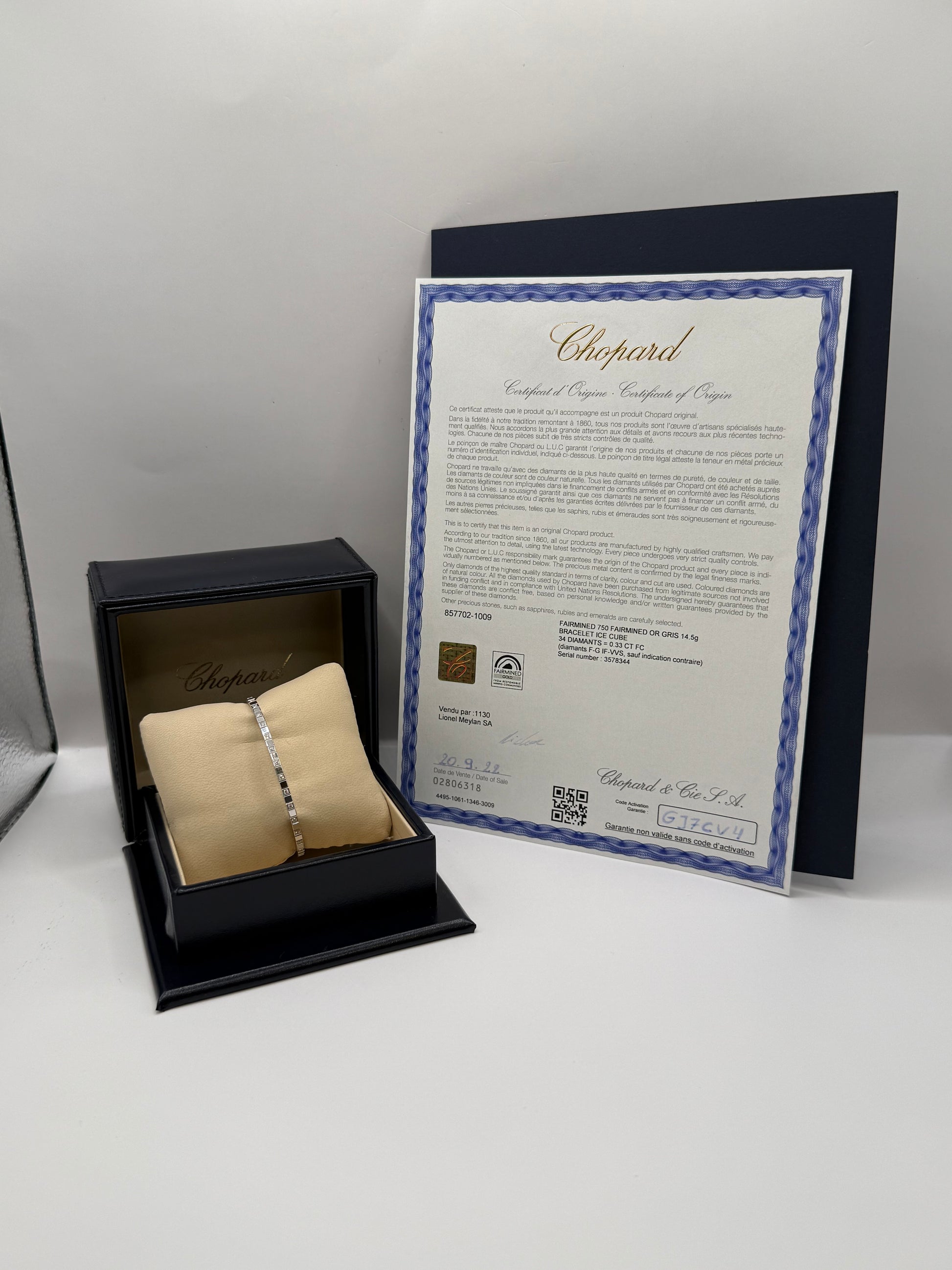 Chopard Ice Cube diamants taille 16 or 18 carats bijou de luxe vue 4
