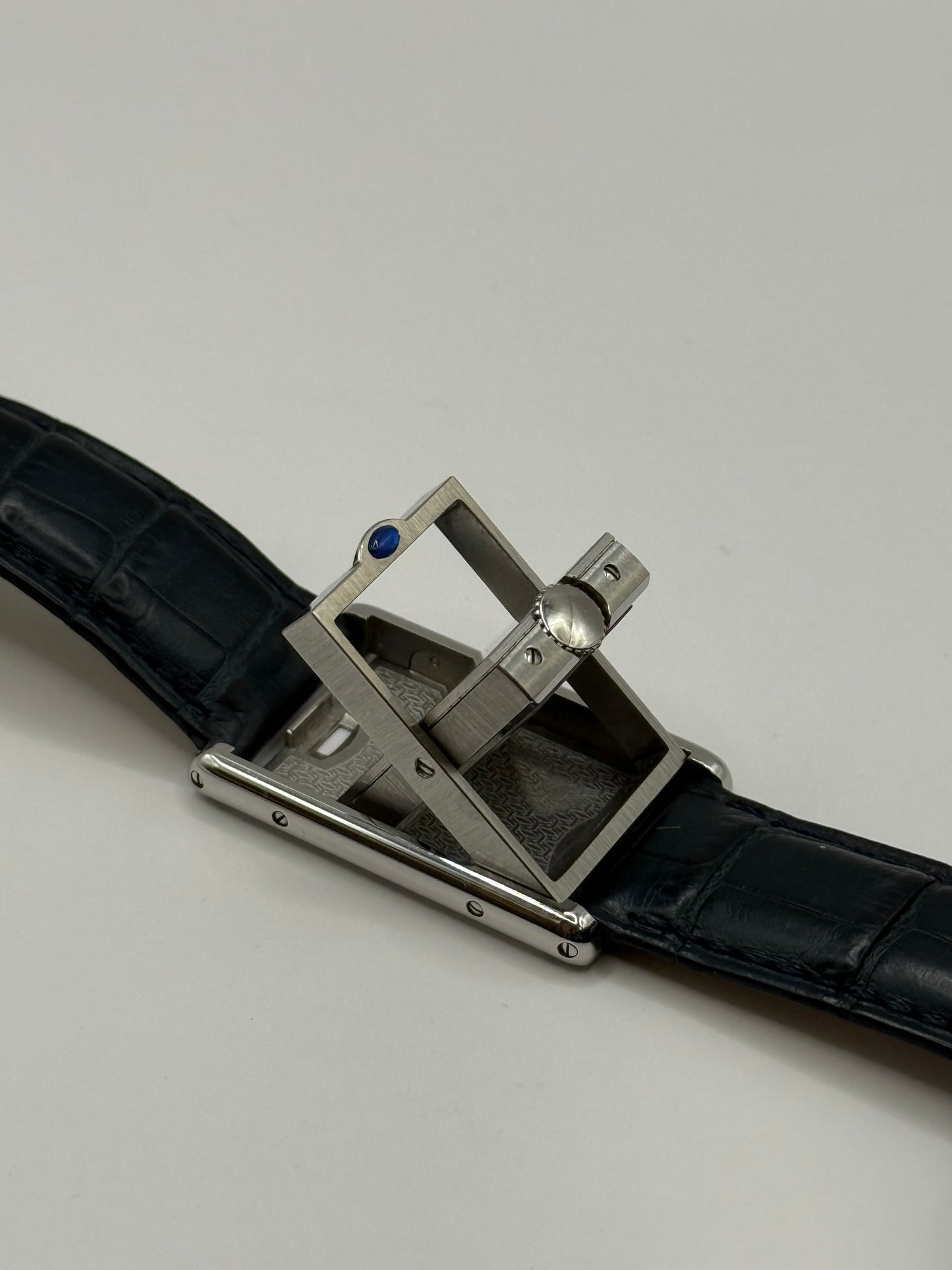 Cartier Tank Basculante  2405 2000 montre de luxe vue 4