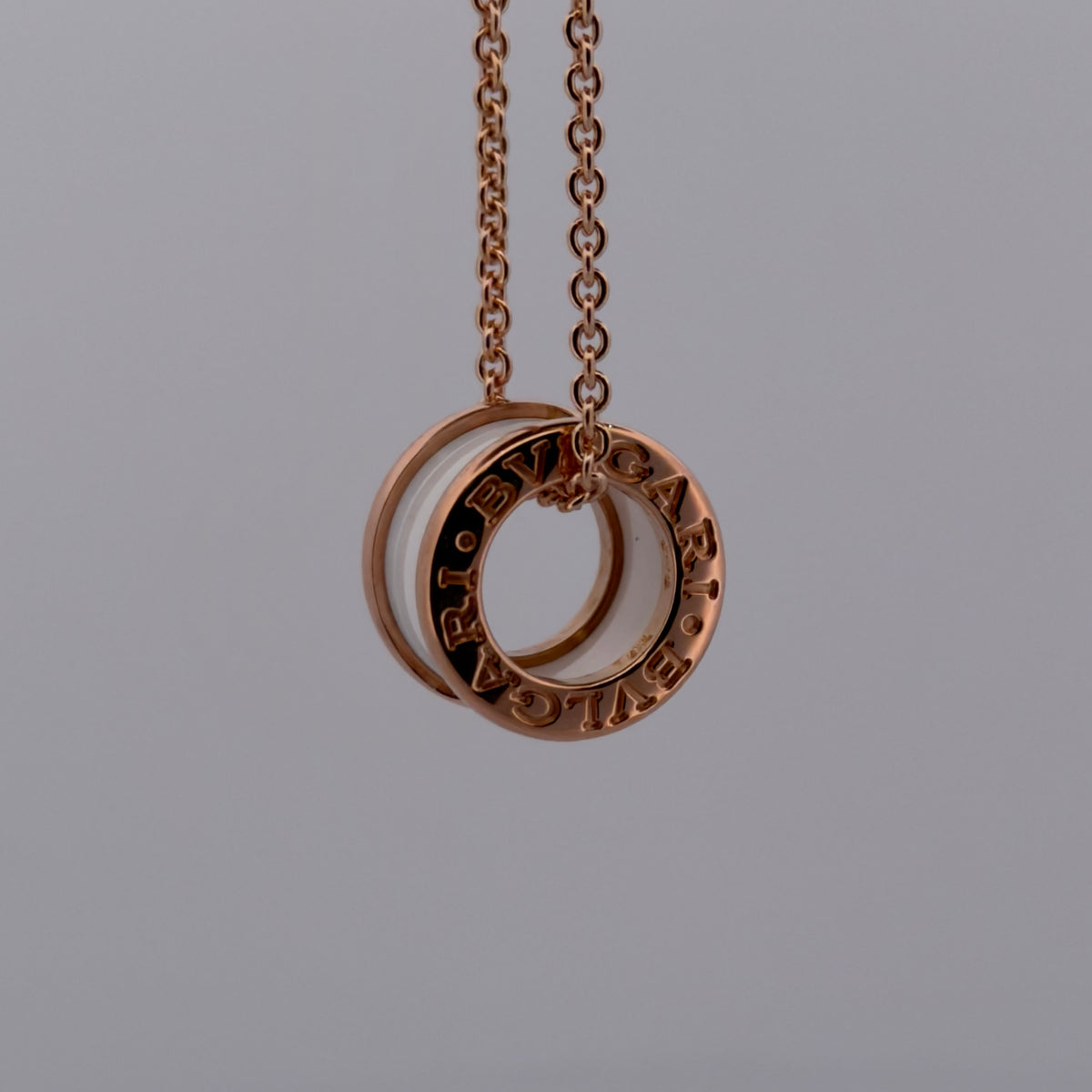 Collier Bulgari B01 or rose et céramique  bijou de luxe