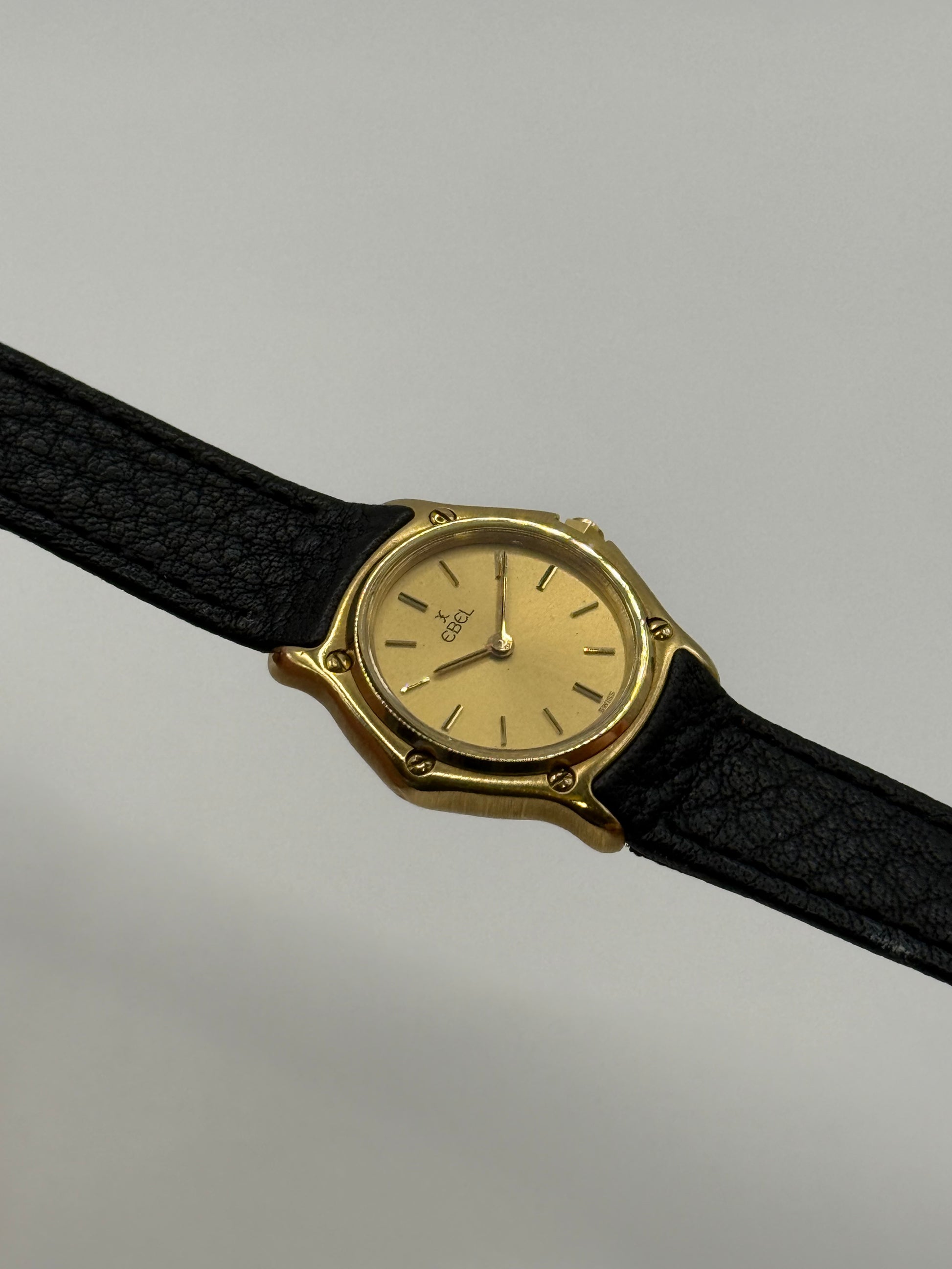 Ebel Classique Or 18 Carats 26mm montre de luxe vue 3