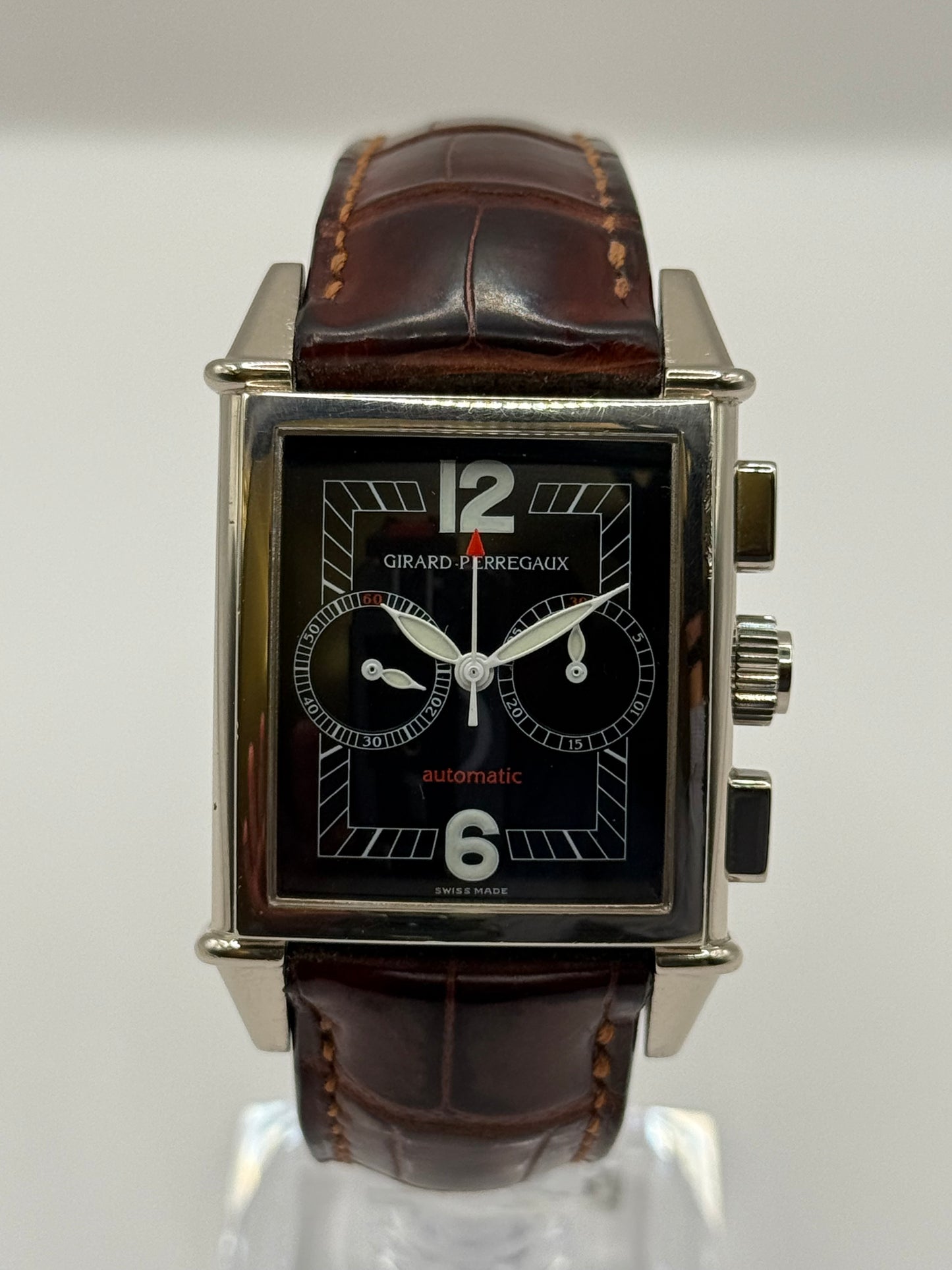 Girard Perregaux Vintage 1945 2599 montre de luxe