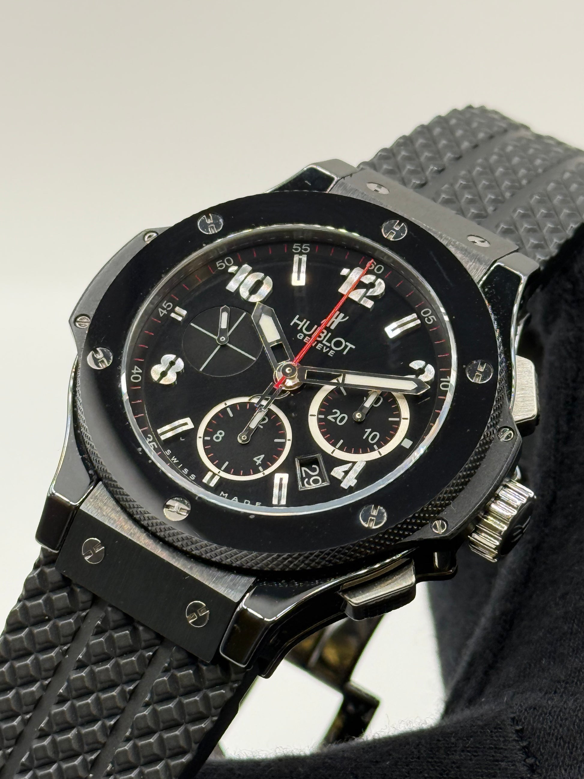 Hublot Big Bang 301.CX.130.RX 2016 44mm montre de luxe vue 4