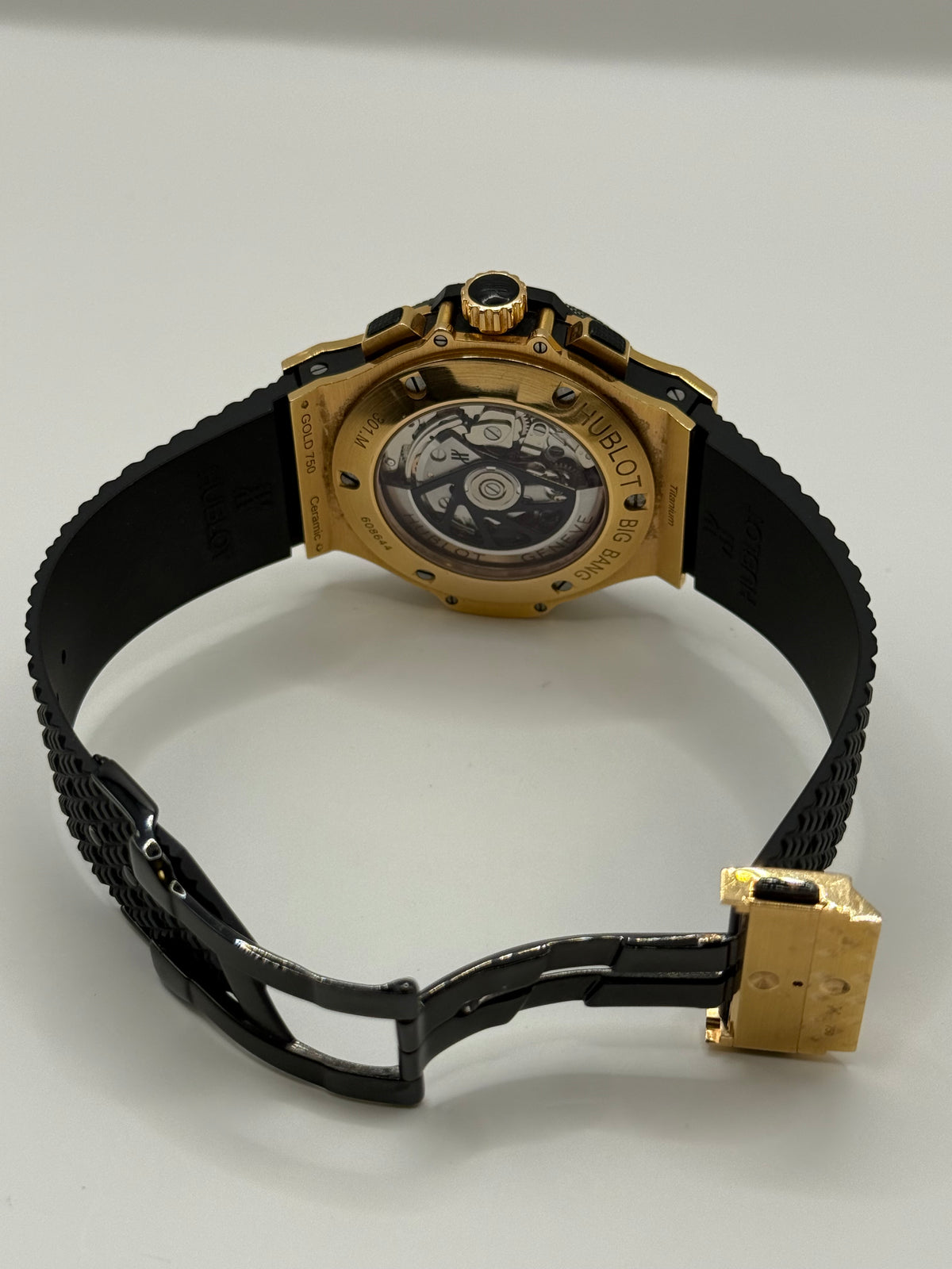 Hublot Big Bang 301.PB.131.RX 44mm montre de luxe vue 4