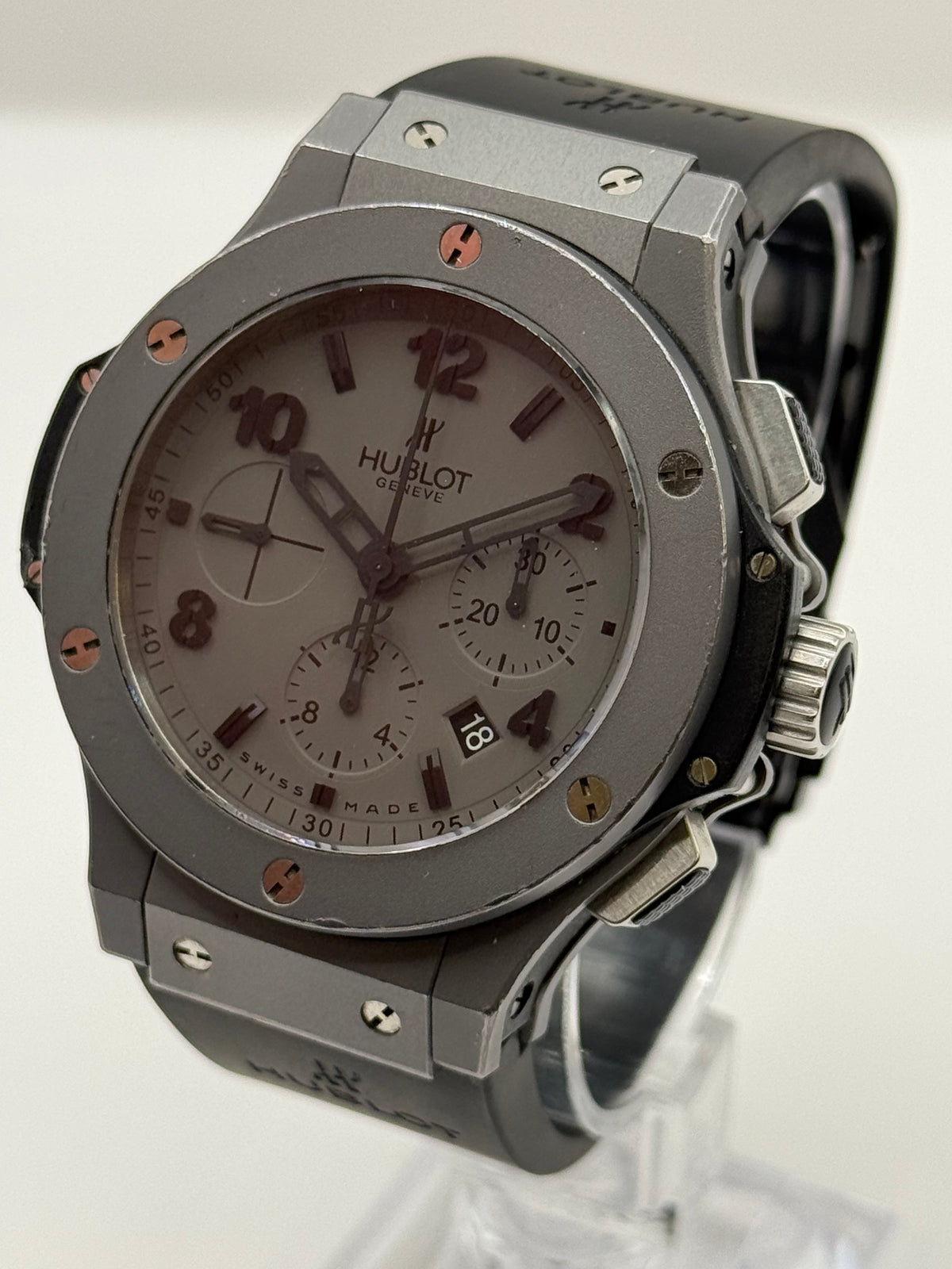 Hublot Big Bang Tantalum 301.AI.460.RX 44mm montre de luxe vue 2