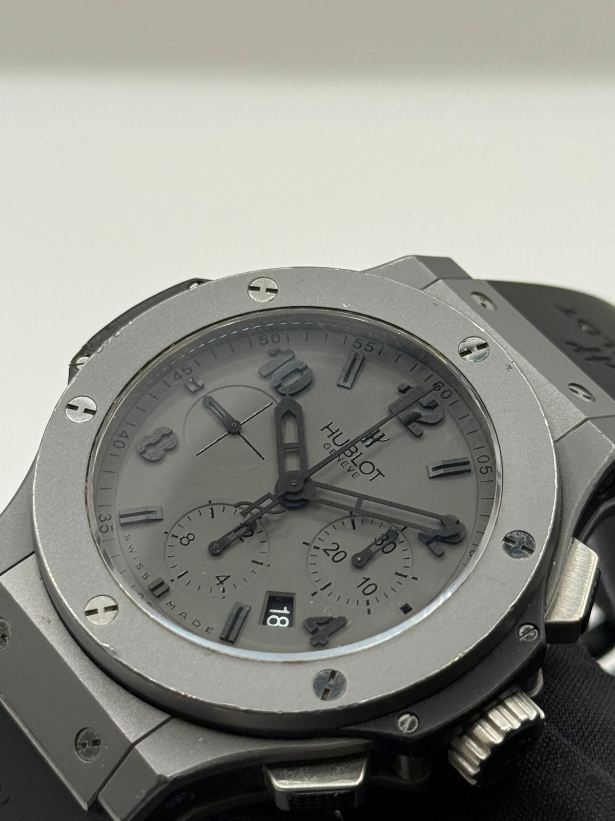 Hublot Big Bang Tantalum 301.AI.460.RX 44mm montre de luxe vue 3