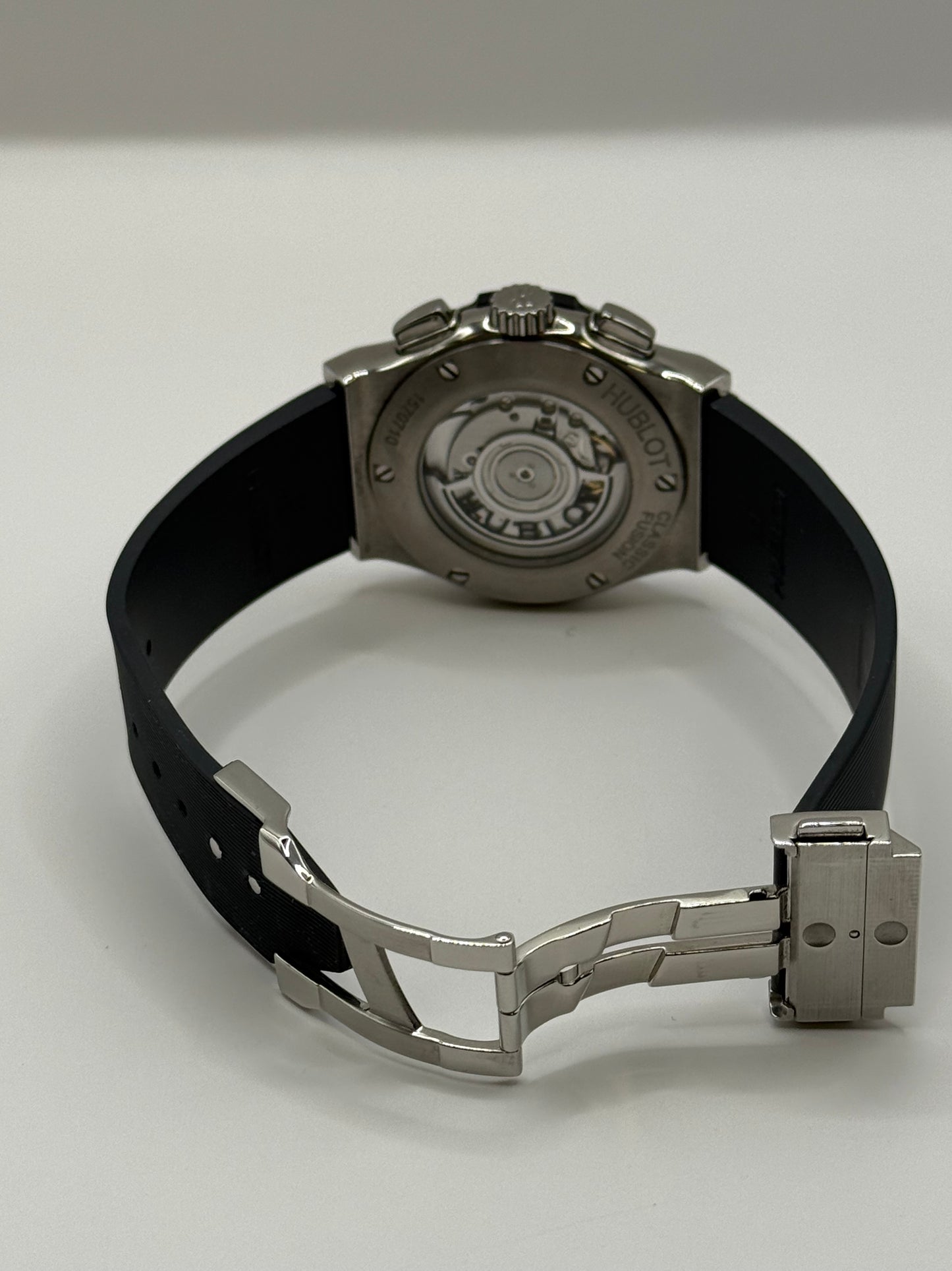 Hublot Classic Fusion  54.NX.7070.RX 42mm montre de luxe vue 3