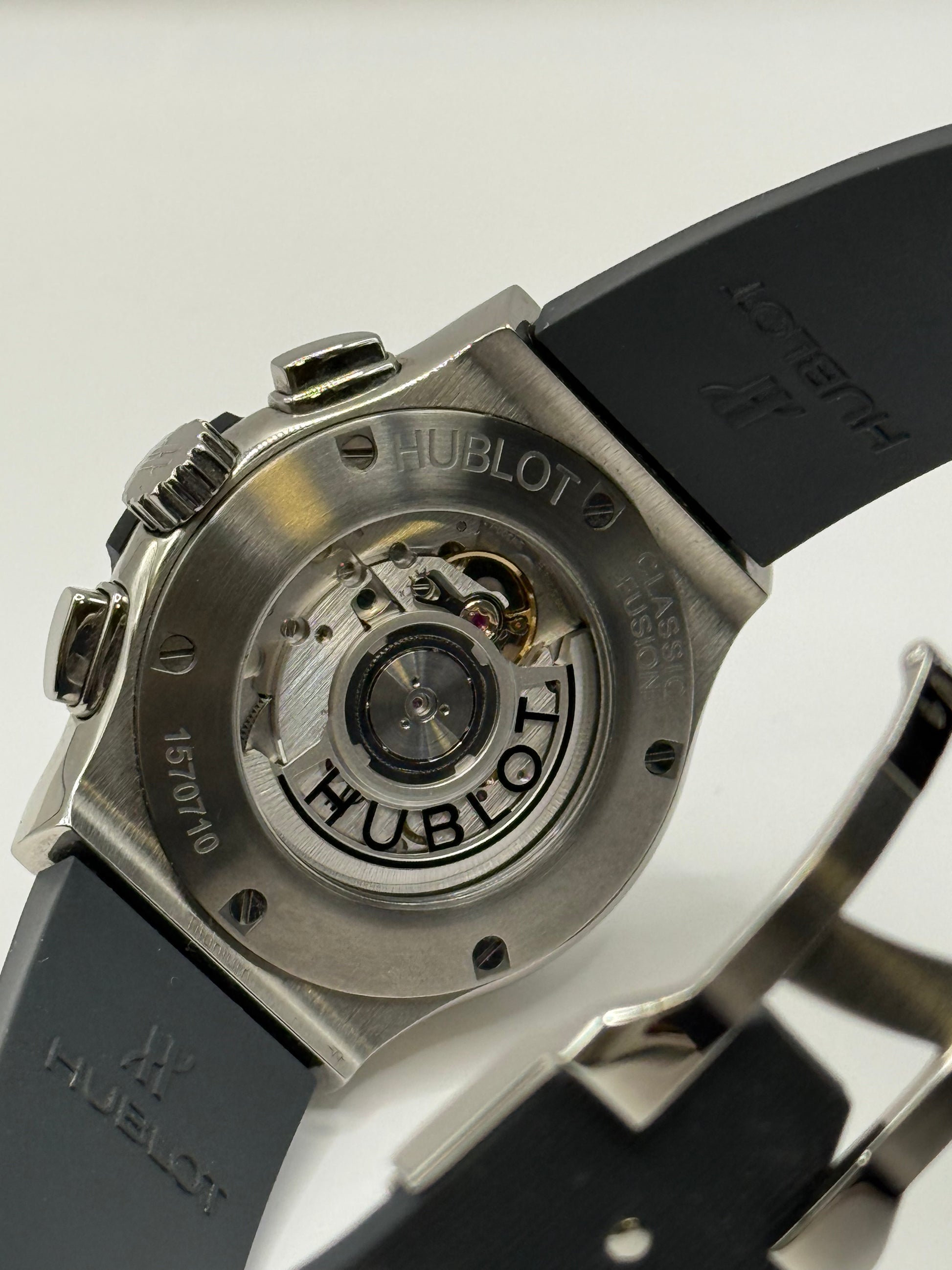 Hublot Classic Fusion  54.NX.7070.RX 42mm montre de luxe vue 5