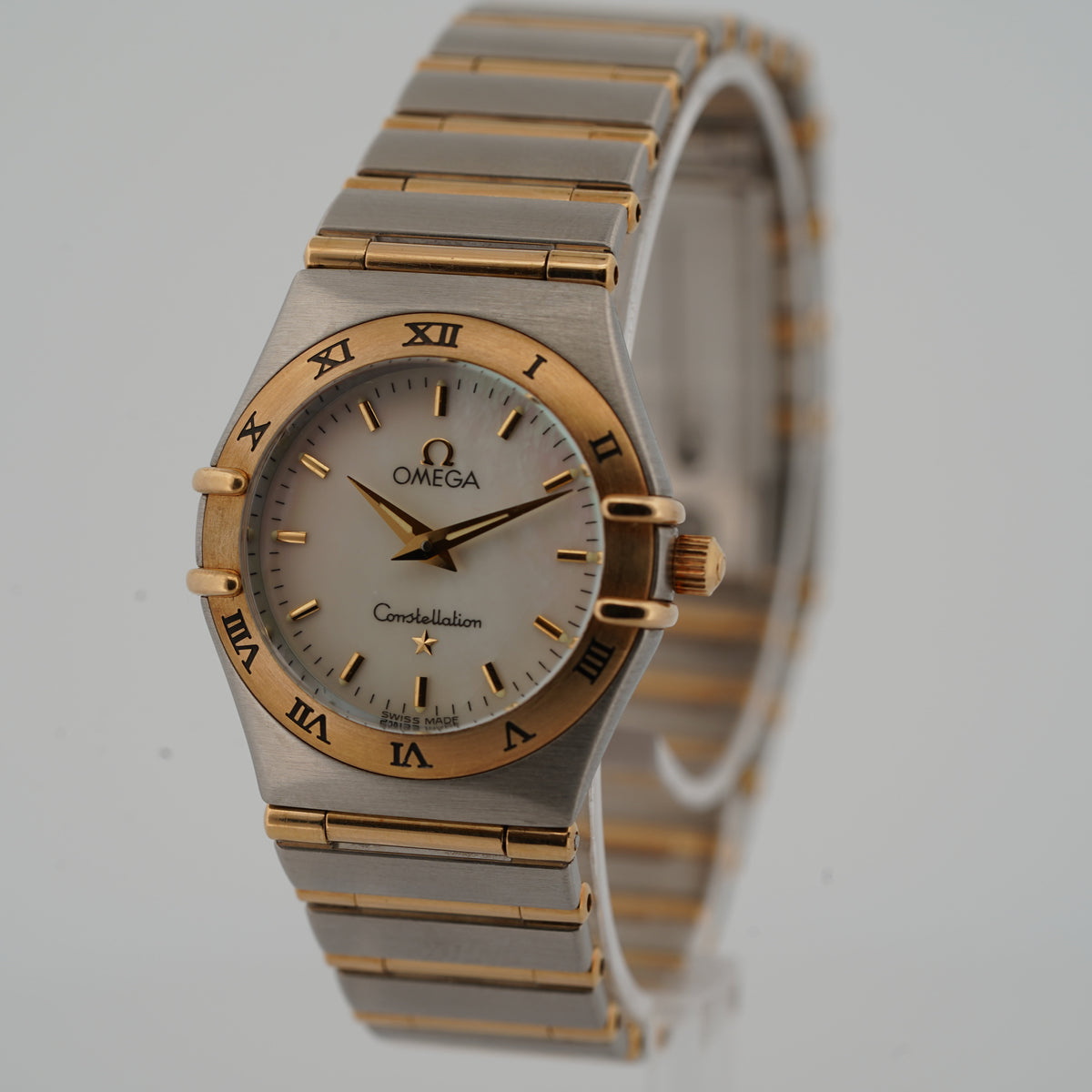 Omega Constellation 26mm montre de luxe vue 2