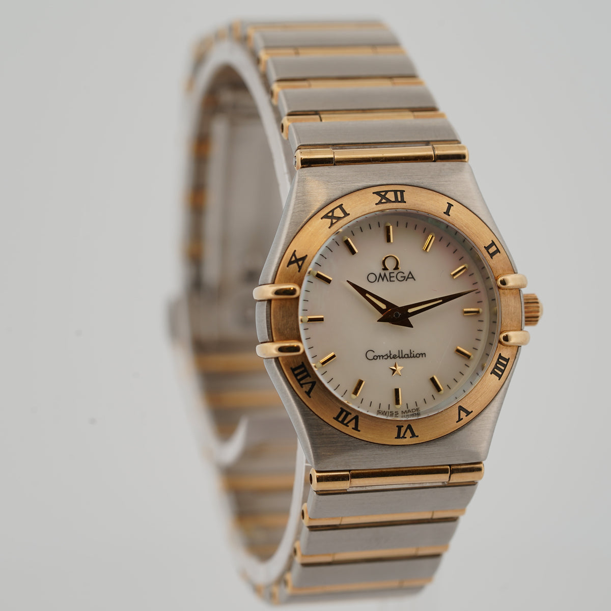 Omega Constellation 26mm montre de luxe vue 3