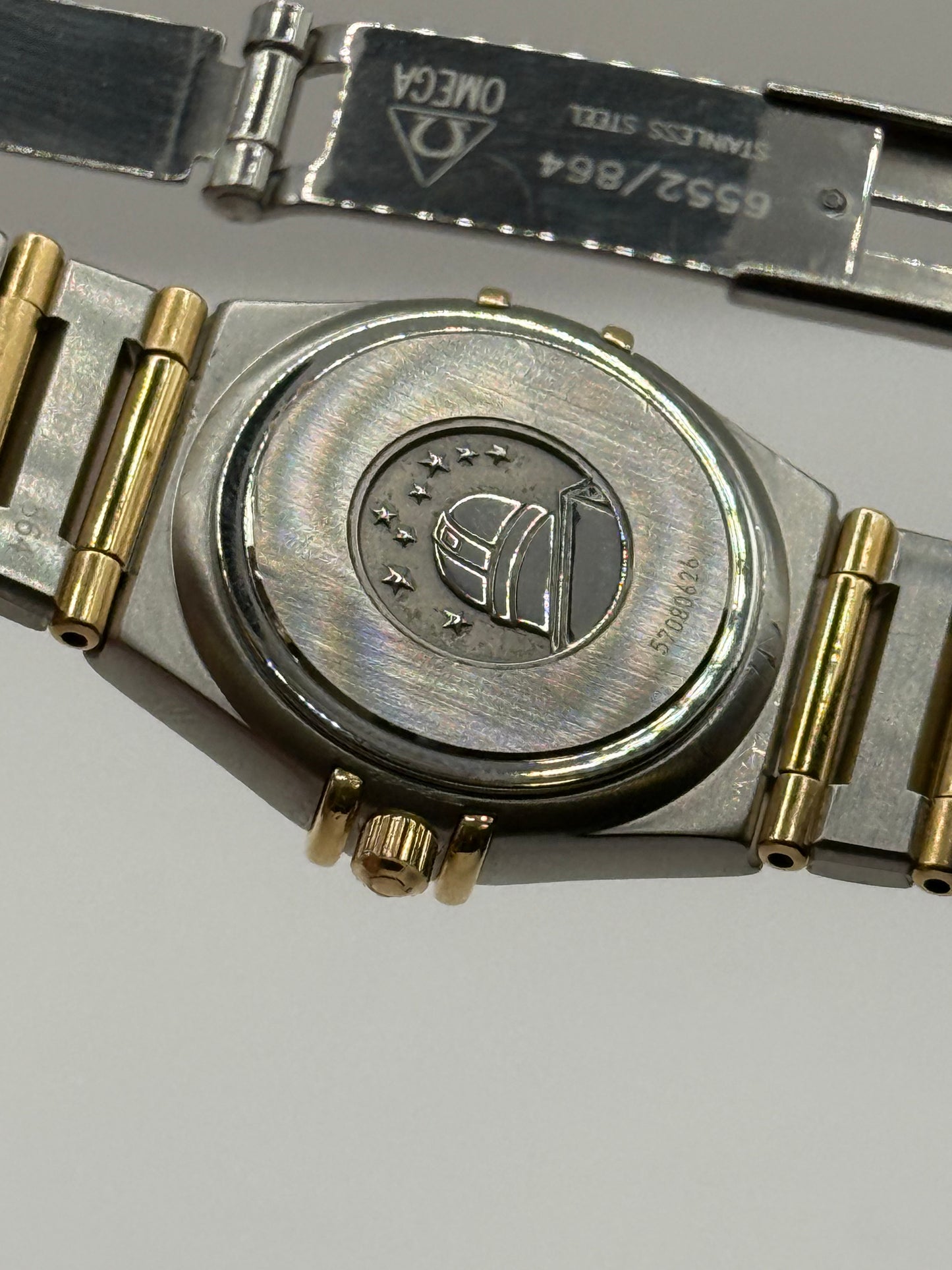 Omega Constellation montre de luxe vue 4