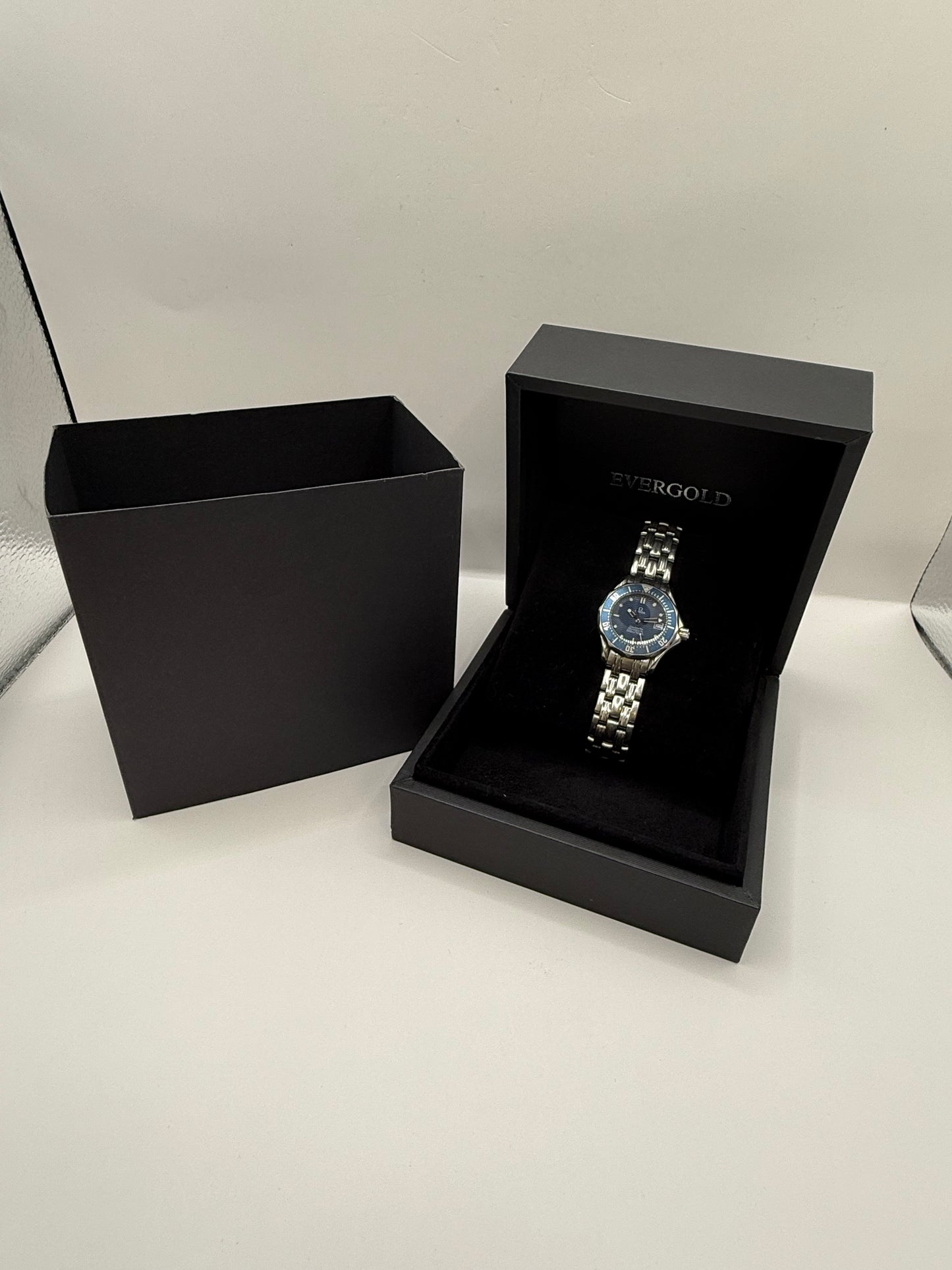 Omega Seamaster 2561.80 28mm montre de luxe vue 4