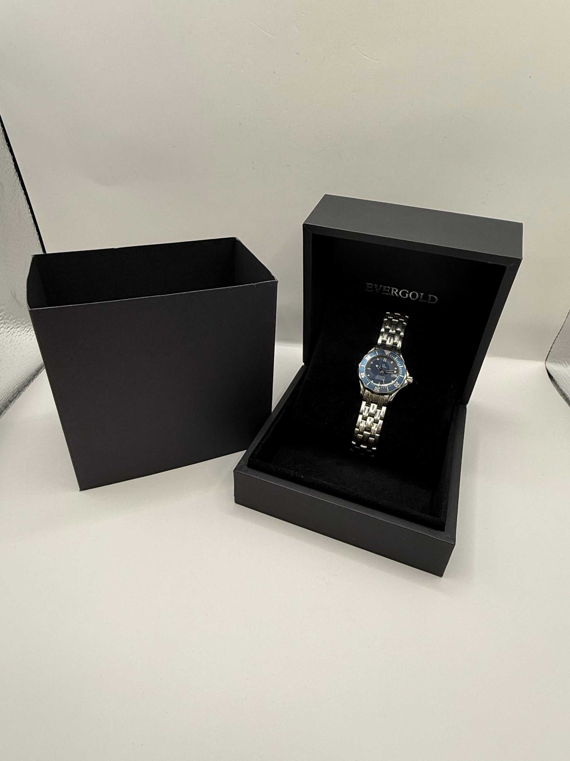 Omega Seamaster 2561.80 28mm montre de luxe vue 4