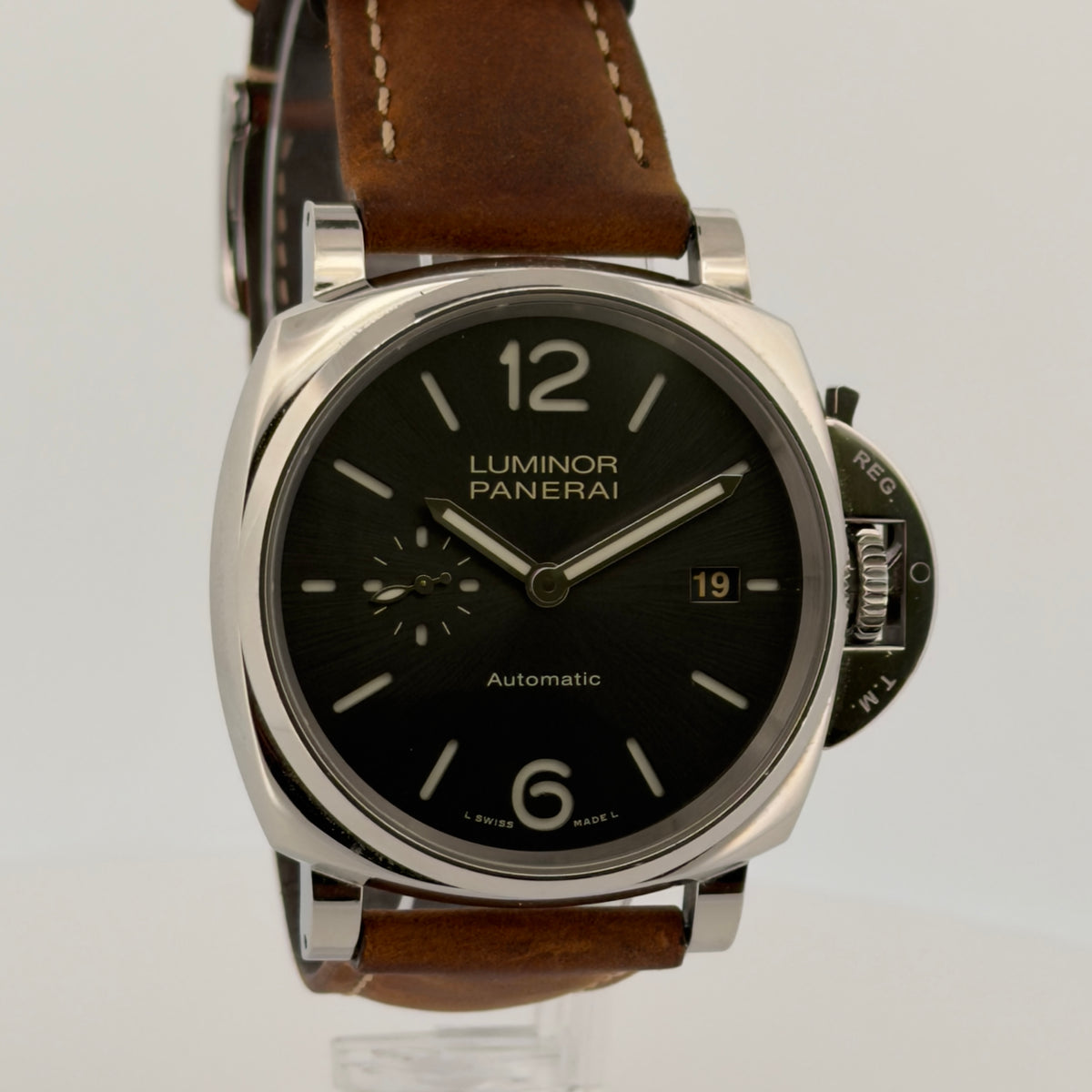 Panerai Luminor Due  PAM00904 42mm montre de luxe vue 3
