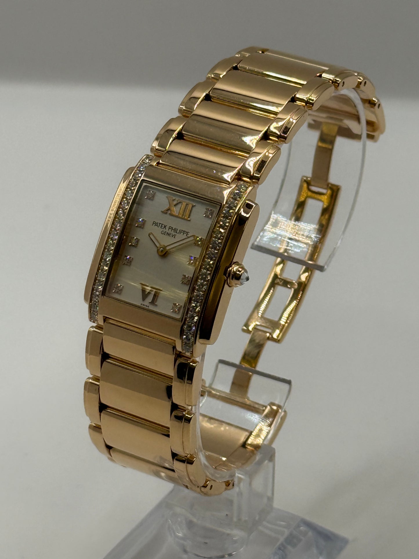 Patek Philippe Twenty-4 4910/11 2007/2009 25mm montre de luxe vue 2
