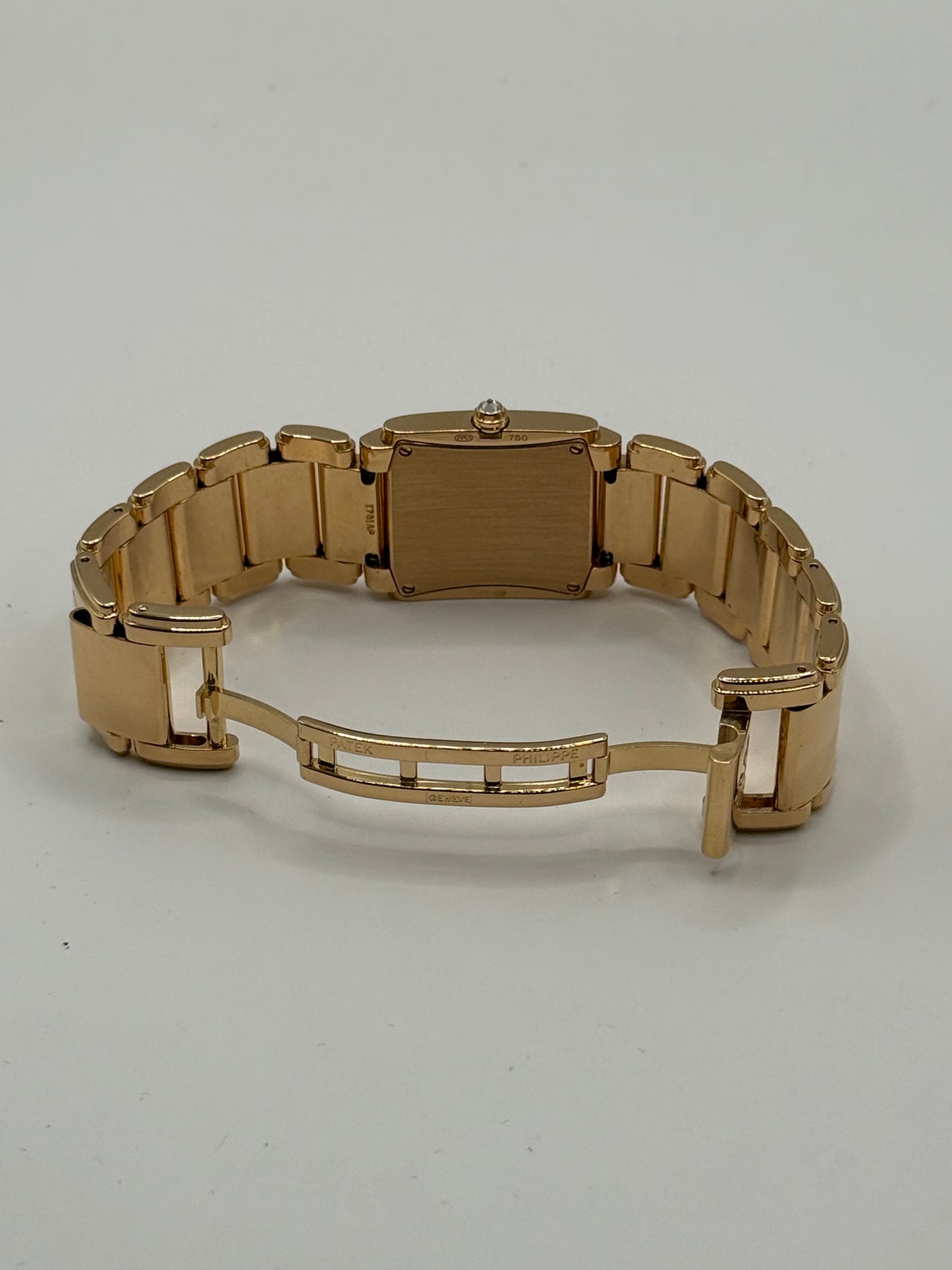 Patek Philippe Twenty-4 4910/11 2007/2009 25mm montre de luxe vue 4