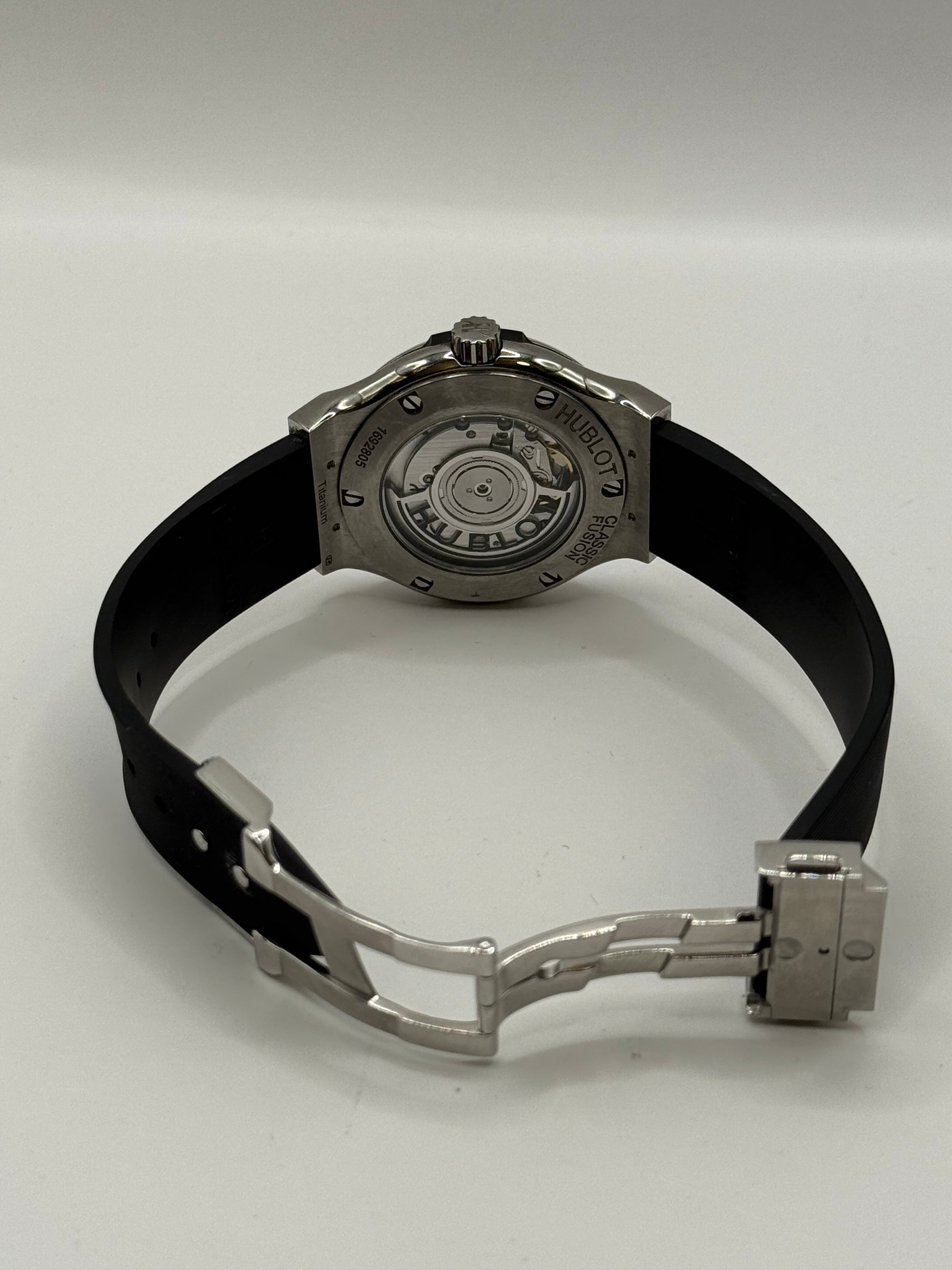 Hublot Classic Fusion Titanium 38mm montre de luxe vue 2