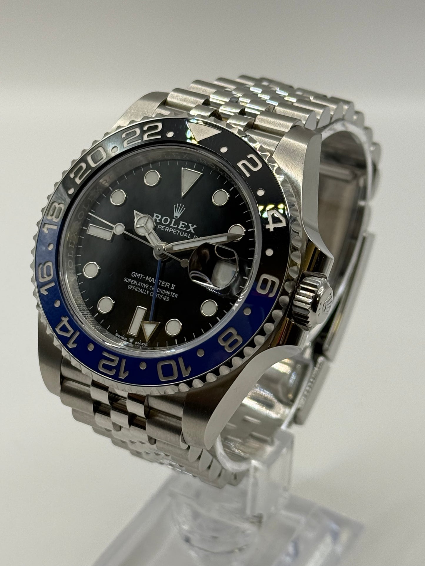 Rolex GMT-Master II “Batgirl” 126710BLNR montre de luxe vue 2