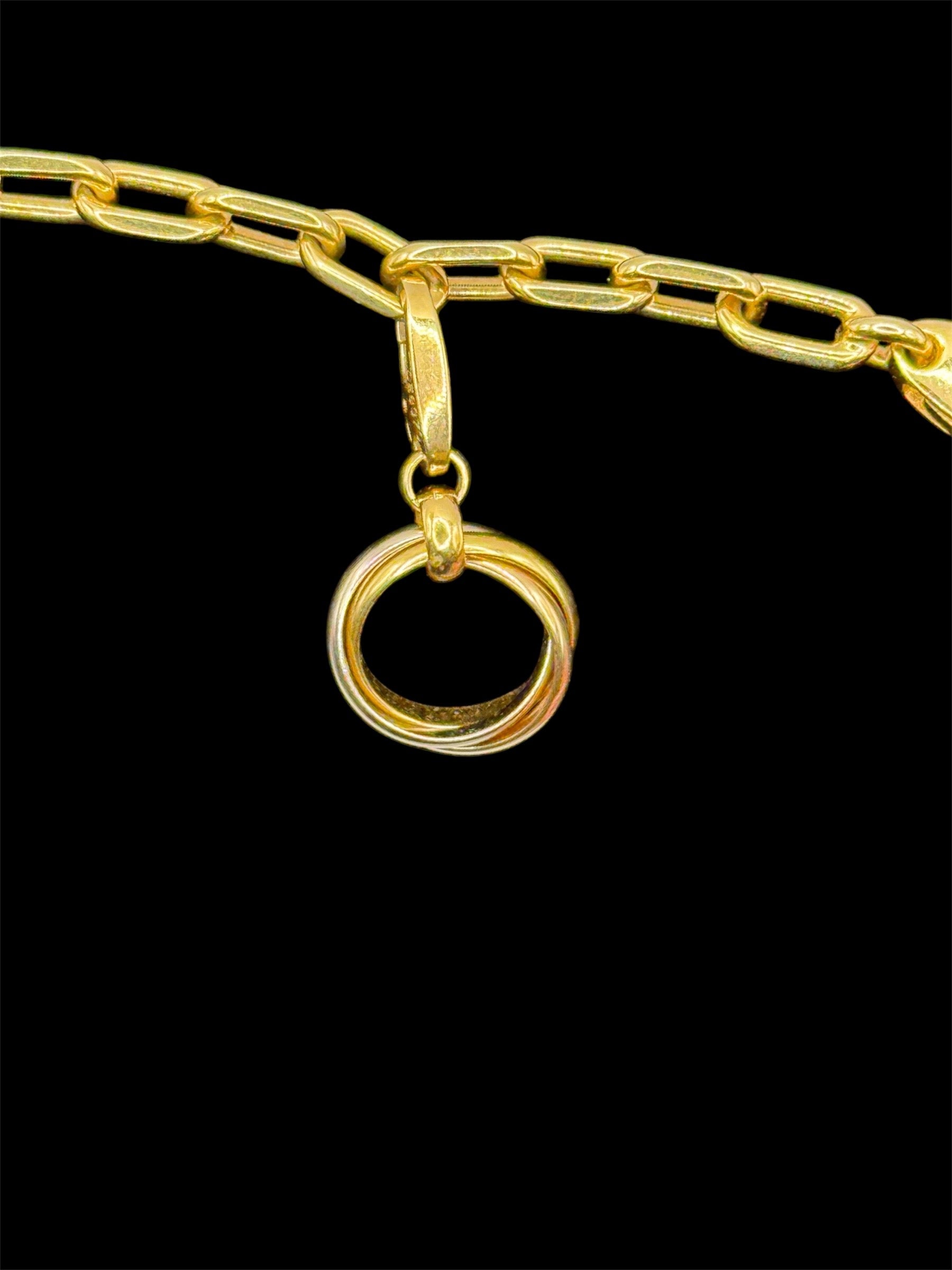 Bracelet Cartier à breloques en or jaune et diamants taille 18 bijou de luxe vue 2