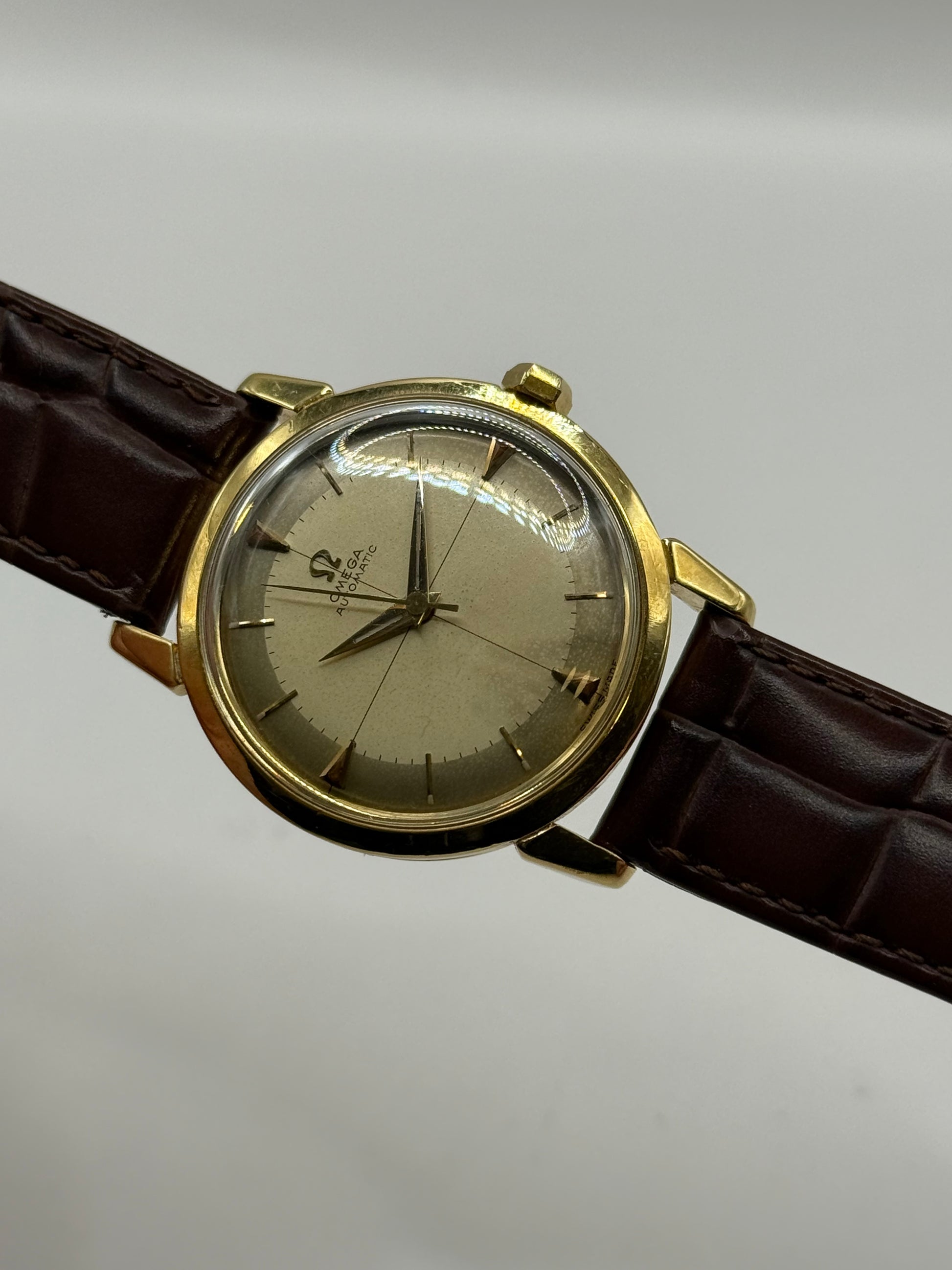 Omega Automatic  34mm montre de luxe vue 3
