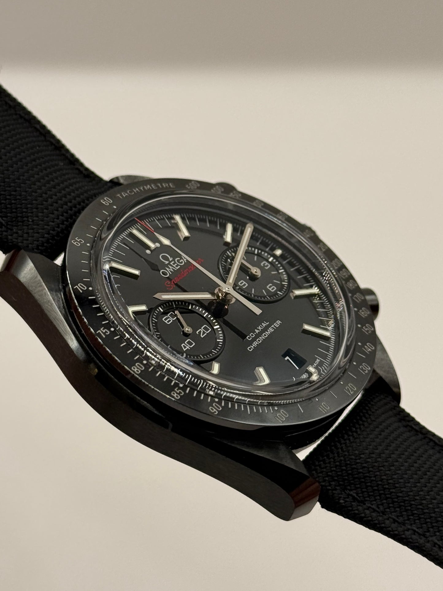Omega Speedmaster 31192445101003 2023 44mm montre de luxe vue 3
