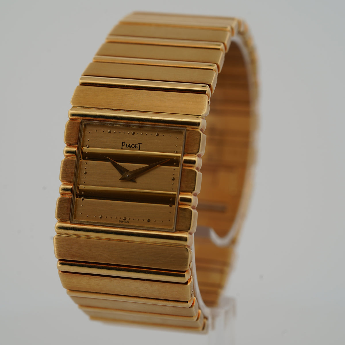 Piaget Polo tout en or jaune 18k 7131 montre de luxe vue 2