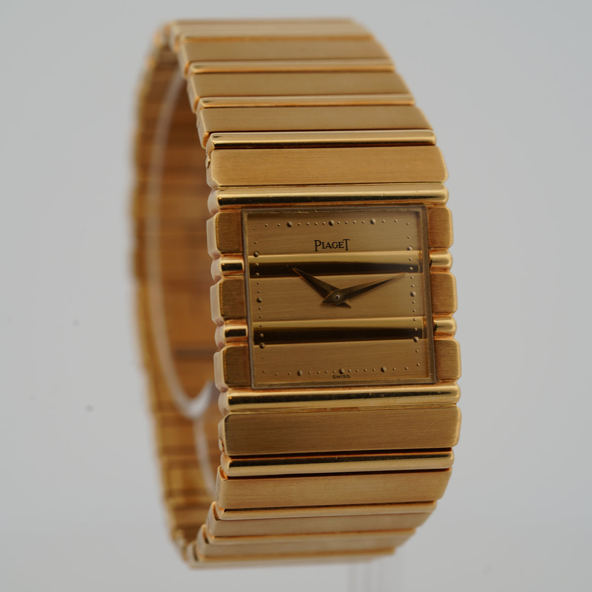 Piaget Polo tout en or jaune 18k 7131 montre de luxe vue 3