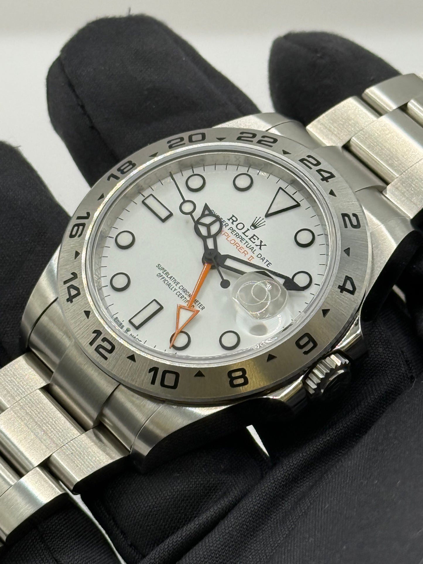 Rolex Explorer 2 226570 2023 40mm montre de luxe vue 3