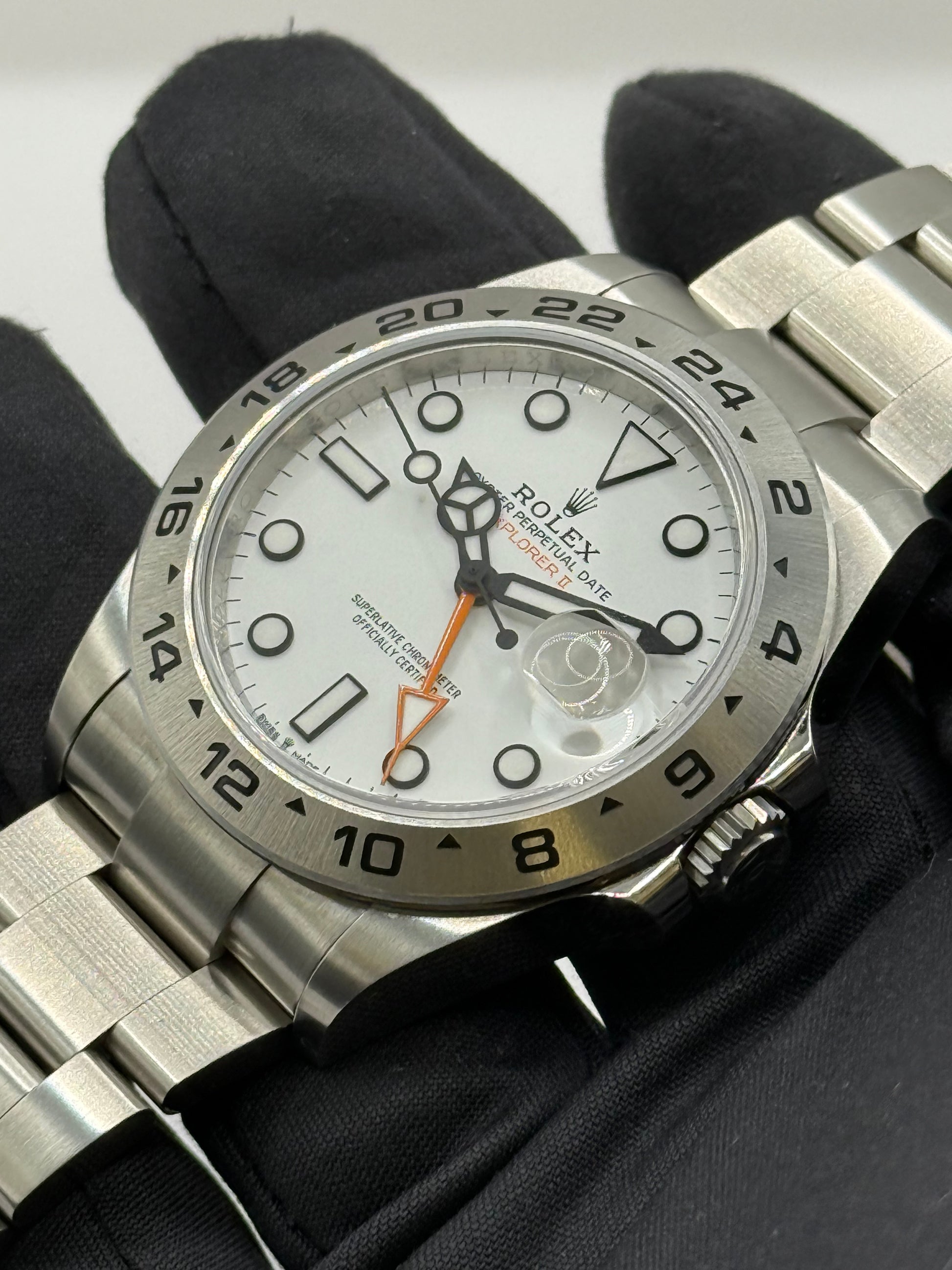 Rolex Explorer 2 226570 2023 40mm montre de luxe vue 3