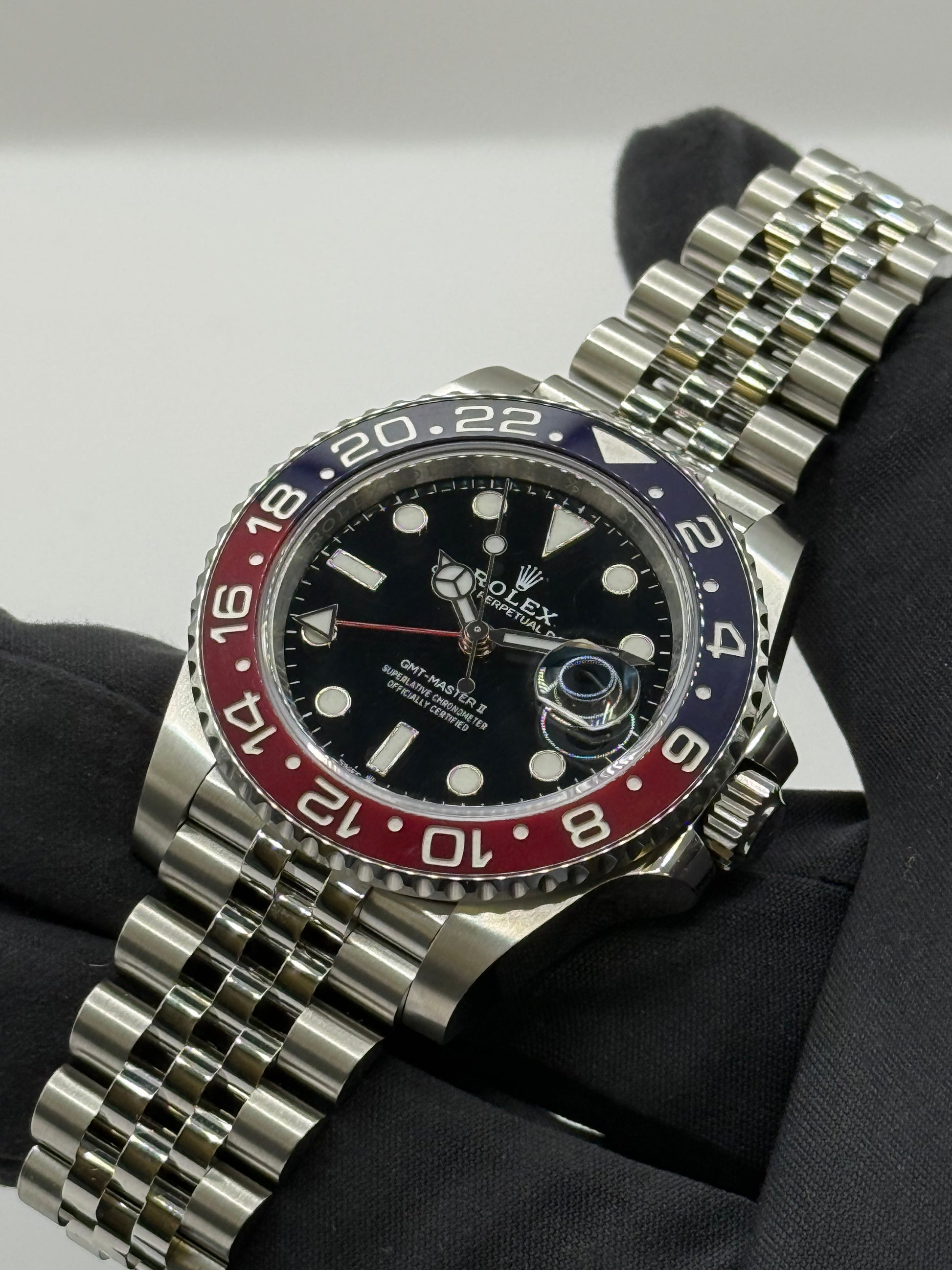Rolex GMT Master 2 126710BLRO 2021 40mm montre de luxe vue 3